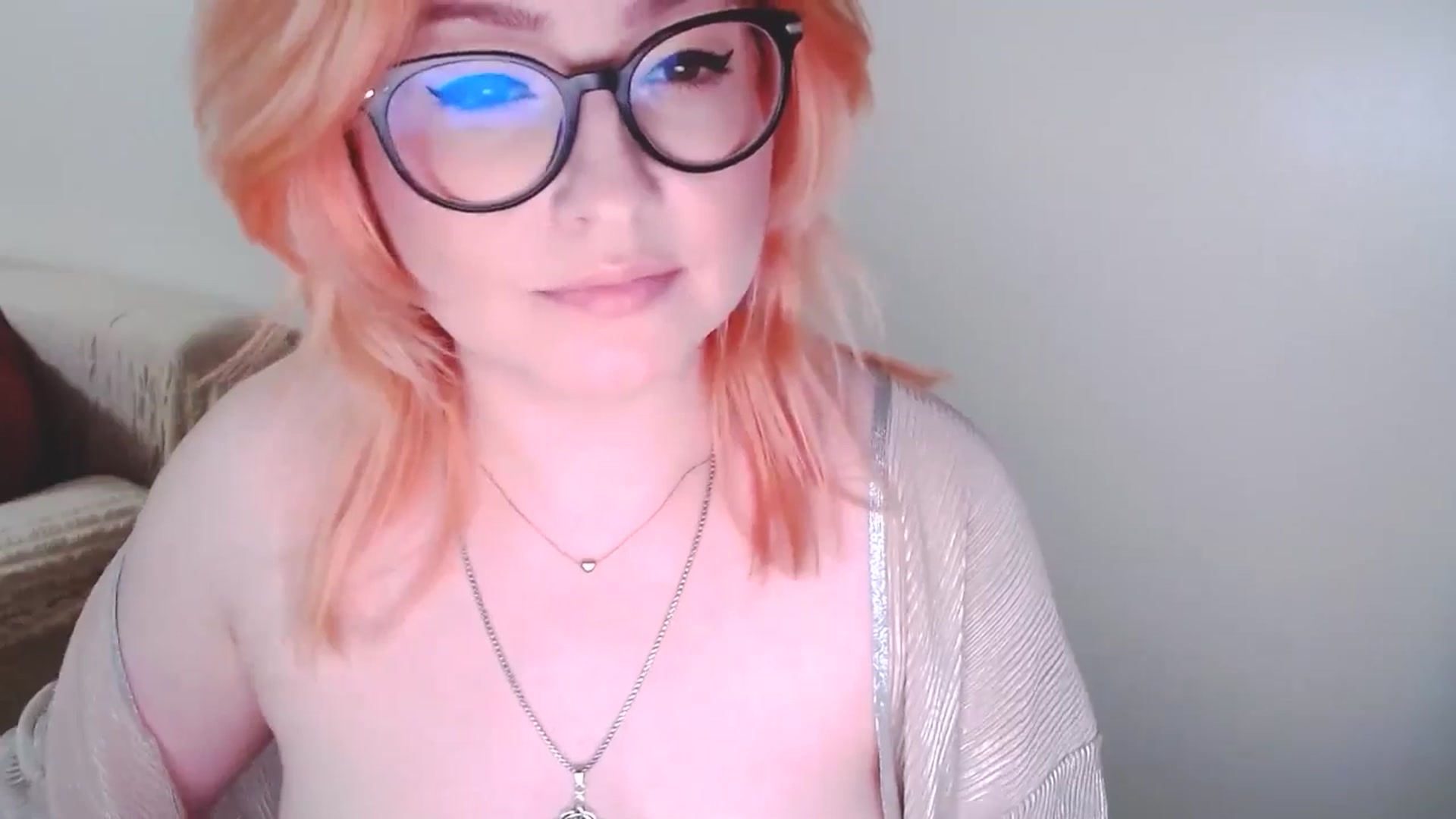 Gallery image thumbnail from EvaStar19's myfreecams stream on, 12/28/2024, 16:40 image 16 of 20