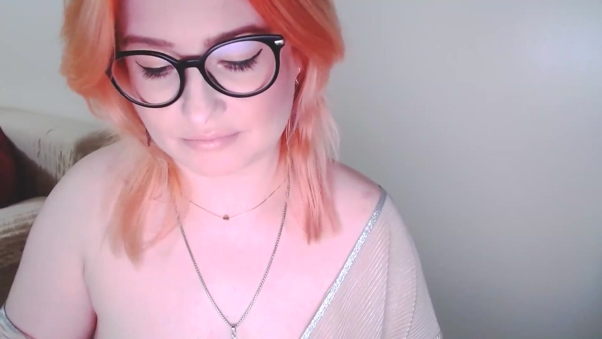 Gallery image thumbnail from EvaStar19's myfreecams stream on, 12/28/2024, 17:22 image 16 of 20
