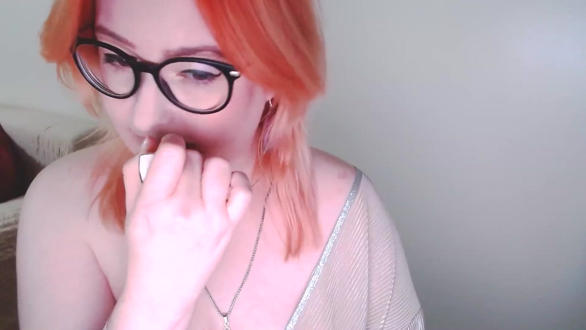 Gallery image thumbnail from EvaStar19's myfreecams stream on, 12/28/2024, 17:22 image 15 of 20