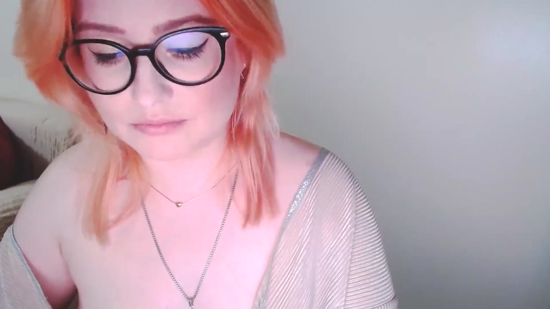 Gallery image thumbnail from EvaStar19's myfreecams stream on, 12/28/2024, 17:22 image 14 of 20