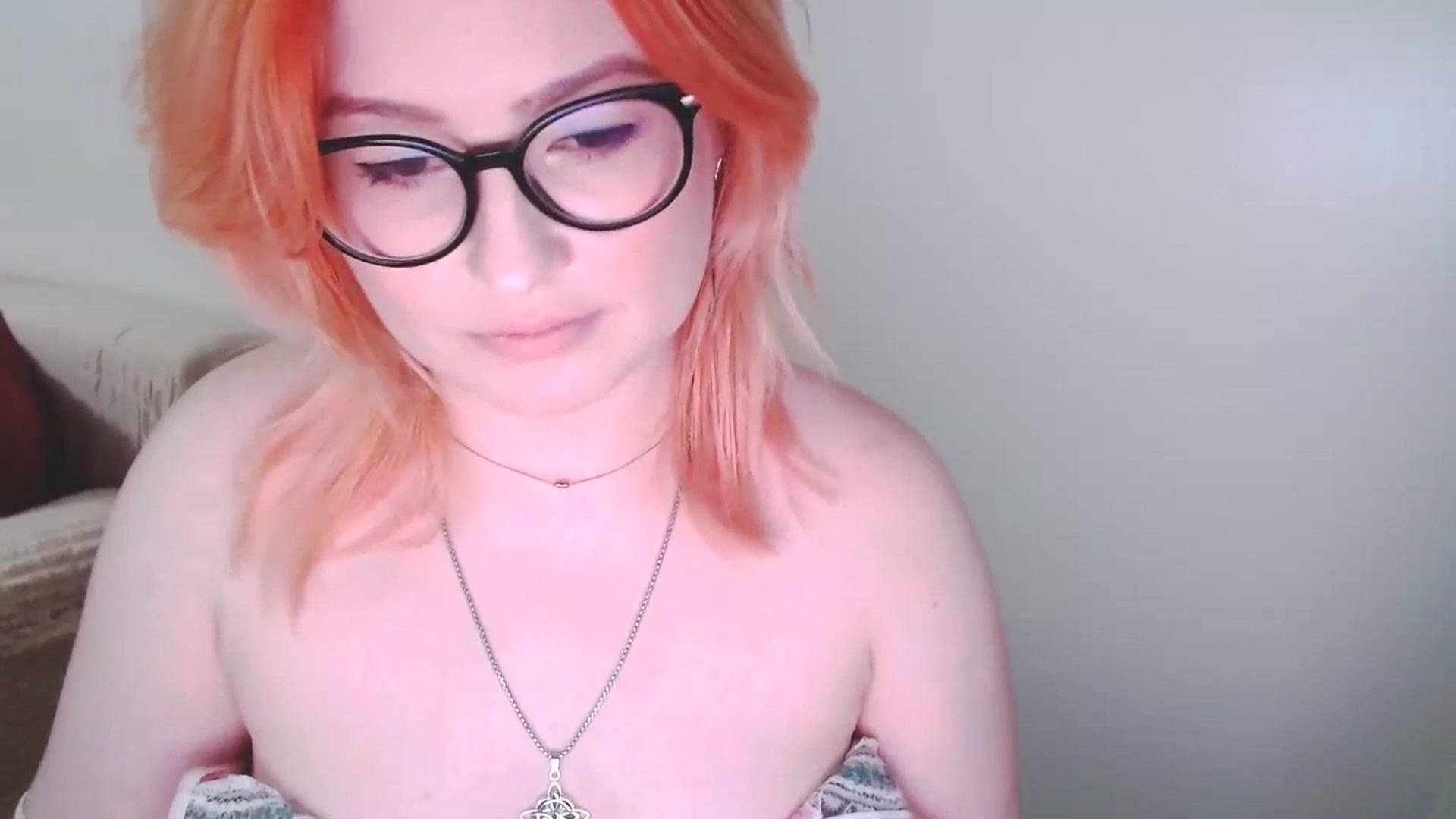 Gallery image thumbnail from EvaStar19's myfreecams stream on, 12/30/2024, 14:54 image 17 of 20