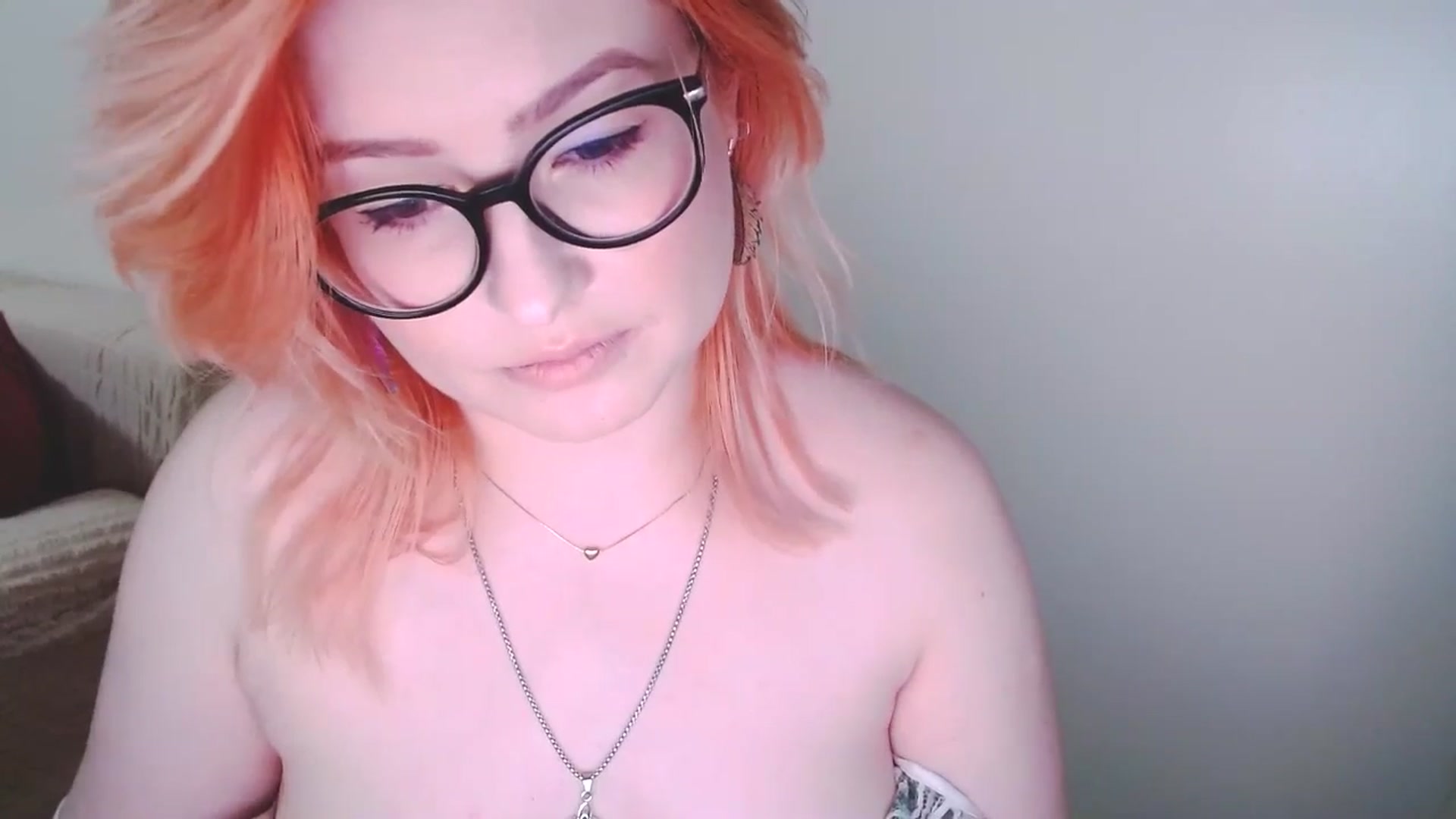 Gallery image thumbnail from EvaStar19's myfreecams stream on, 12/30/2024, 14:54 image 10 of 20