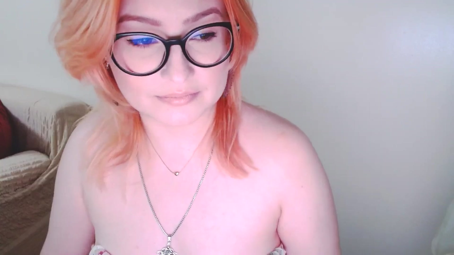 Gallery image thumbnail from EvaStar19's myfreecams stream on, 12/30/2024, 16:41 image 14 of 20