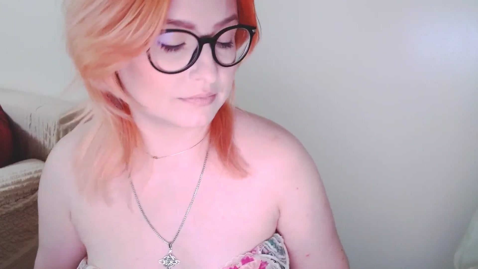 Gallery image thumbnail from EvaStar19's myfreecams stream on, 12/30/2024, 16:41 image 13 of 20