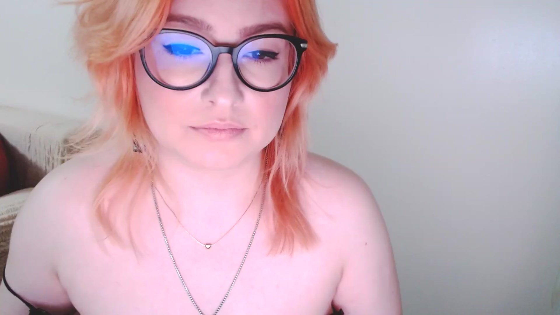 Gallery image thumbnail from EvaStar19's myfreecams stream on, 01/03/2025, 16:39 image 18 of 20