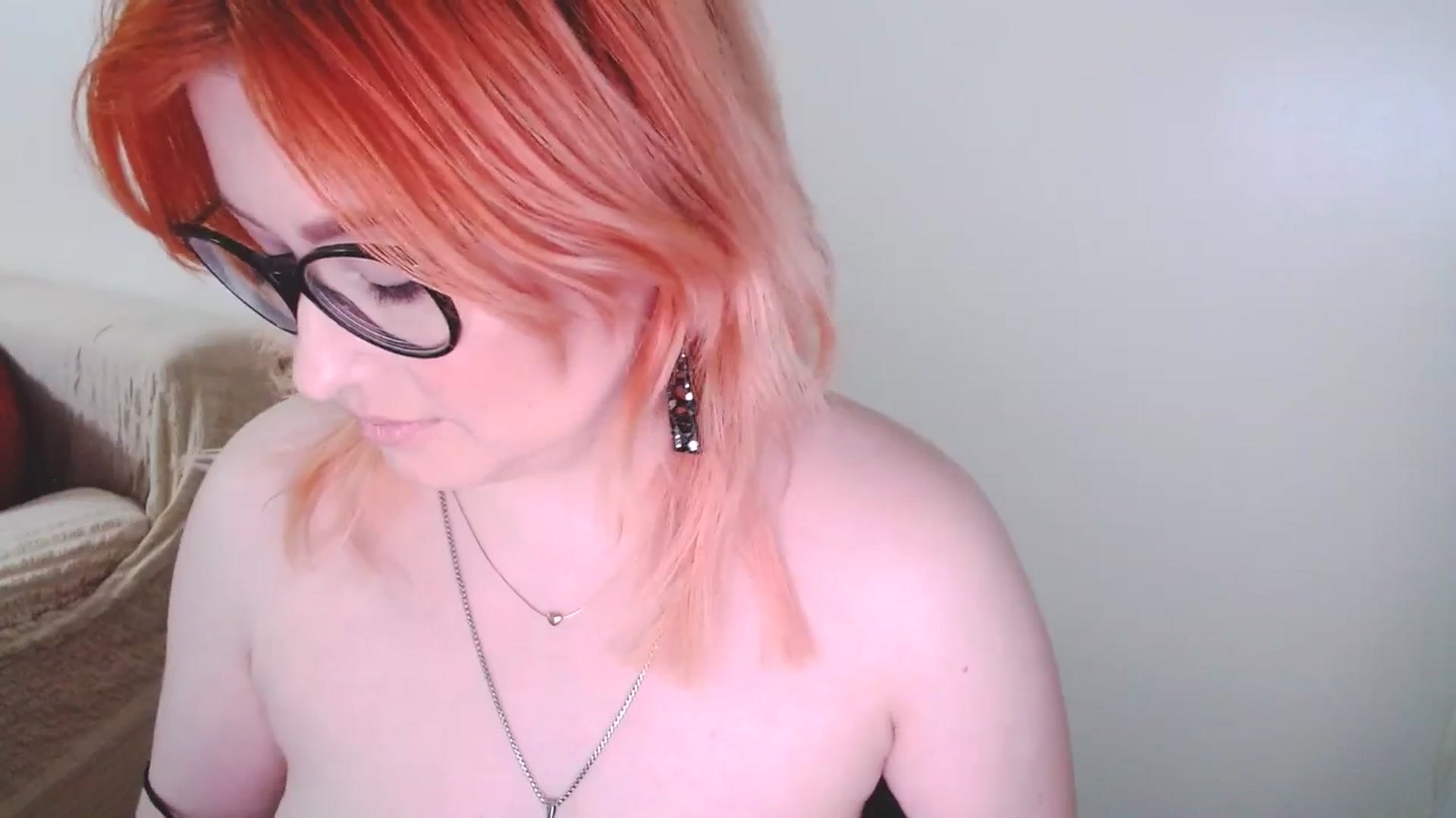 Gallery image thumbnail from EvaStar19's myfreecams stream on, 01/03/2025, 17:02 image 12 of 20