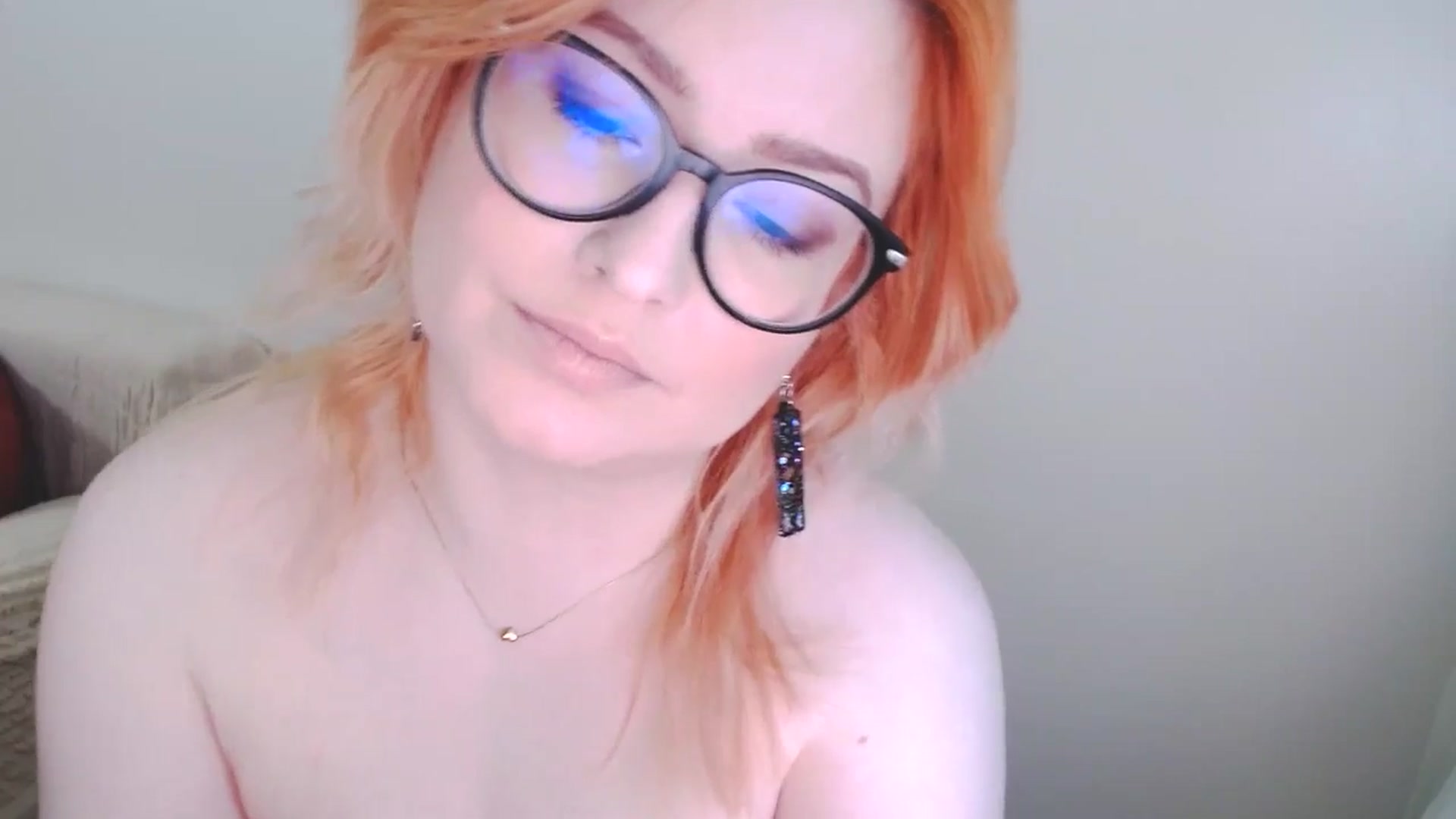 Gallery image thumbnail from EvaStar19's myfreecams stream on, 01/04/2025, 13:46 image 12 of 20