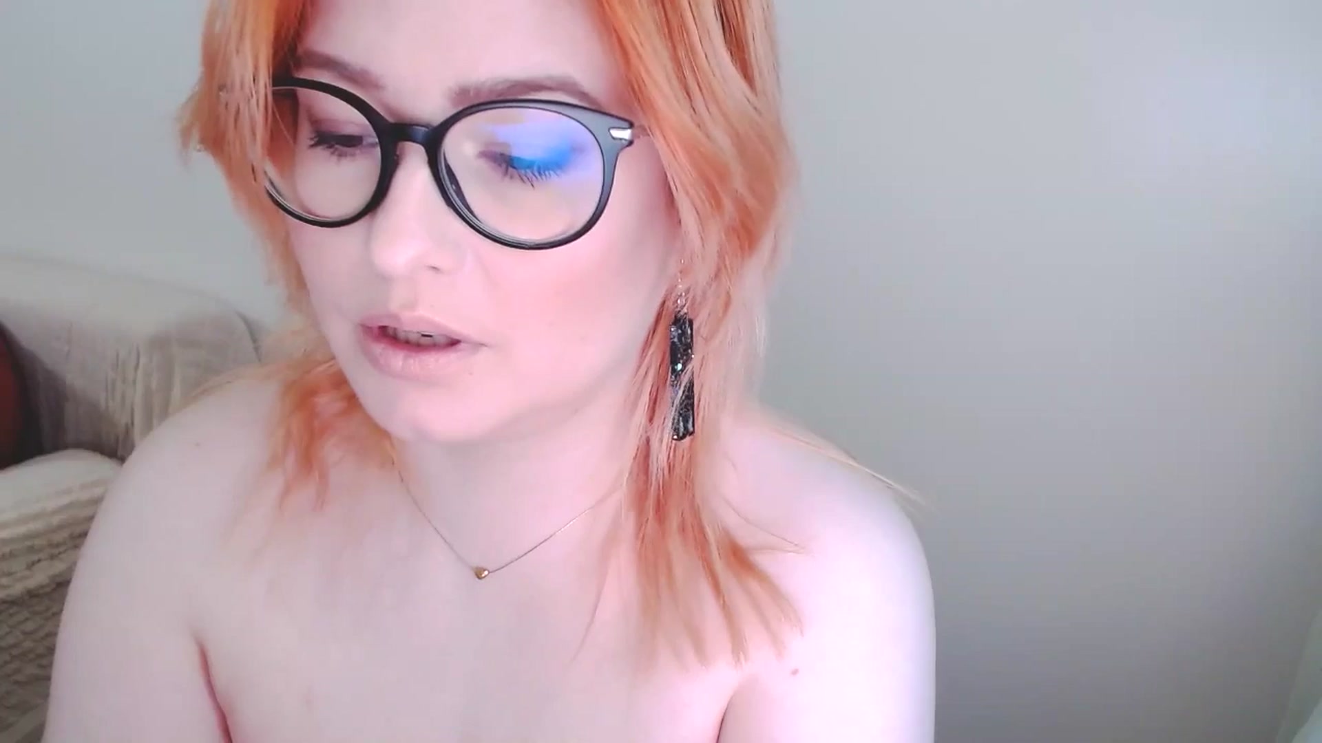 Gallery image thumbnail from EvaStar19's myfreecams stream on, 01/04/2025, 13:46 image 2 of 20
