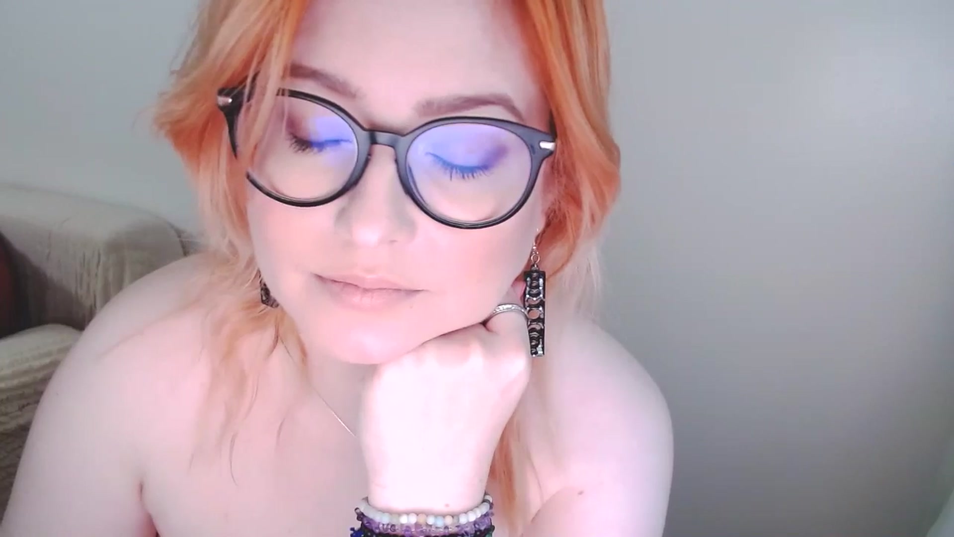 Gallery image thumbnail from EvaStar19's myfreecams stream on, 01/04/2025, 13:46 image 18 of 20