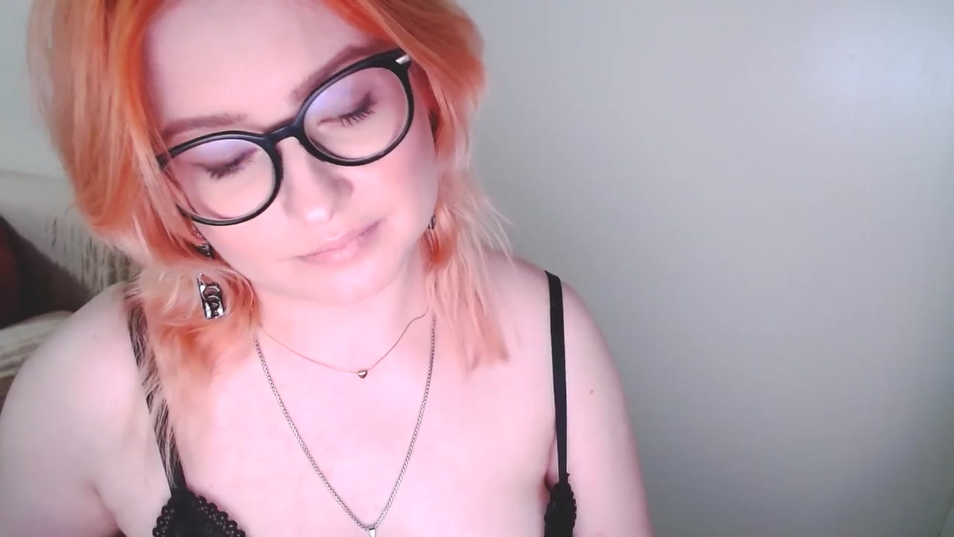 Gallery image thumbnail from EvaStar19's myfreecams stream on, 01/08/2025, 15:34 image 5 of 20