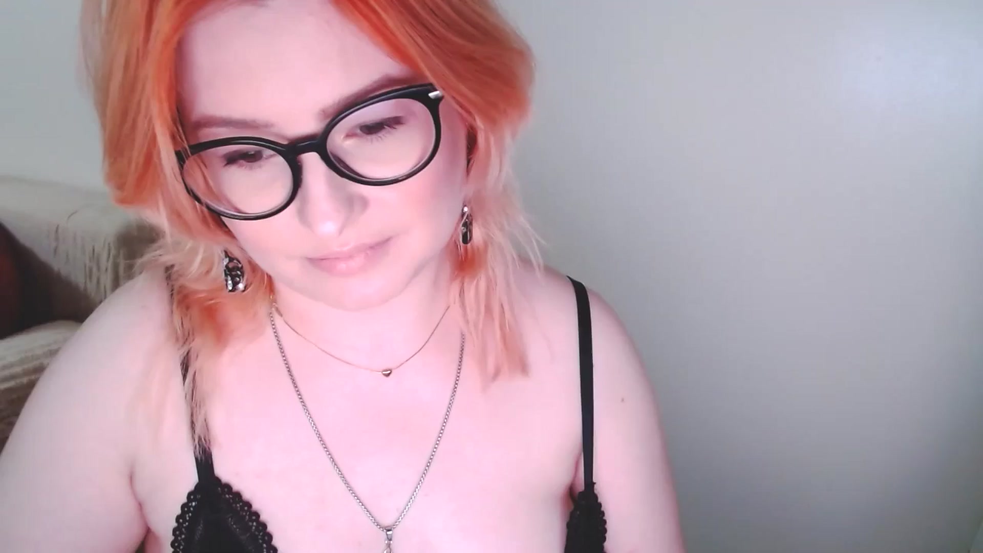 Gallery image thumbnail from EvaStar19's myfreecams stream on, 01/08/2025, 15:34 image 4 of 20