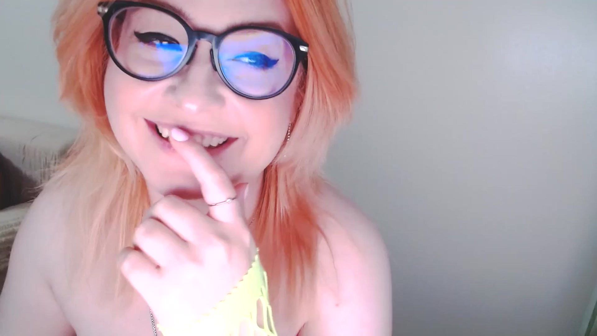 Gallery image thumbnail from EvaStar19's myfreecams stream on, 01/18/2025, 15:00 image 18 of 20