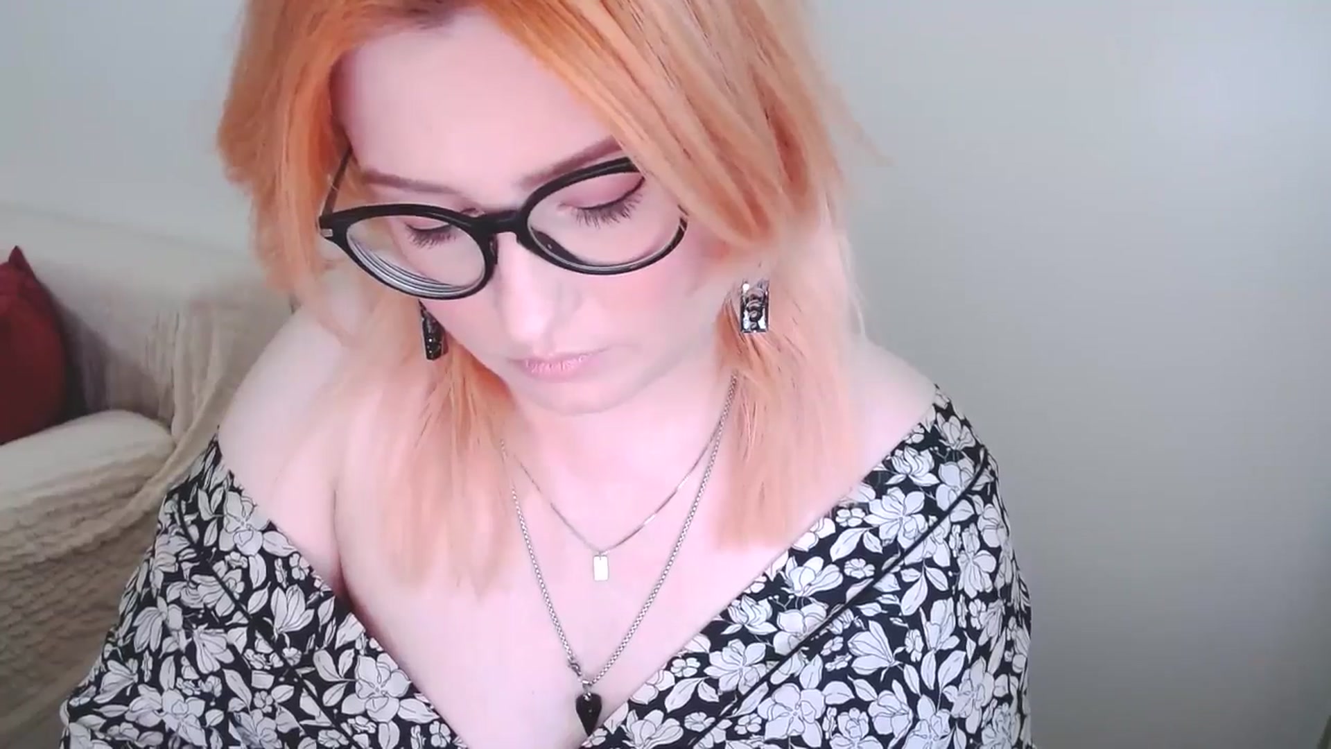 Gallery image thumbnail from EvaStar19's myfreecams stream on, 01/19/2025, 12:27 image 16 of 20