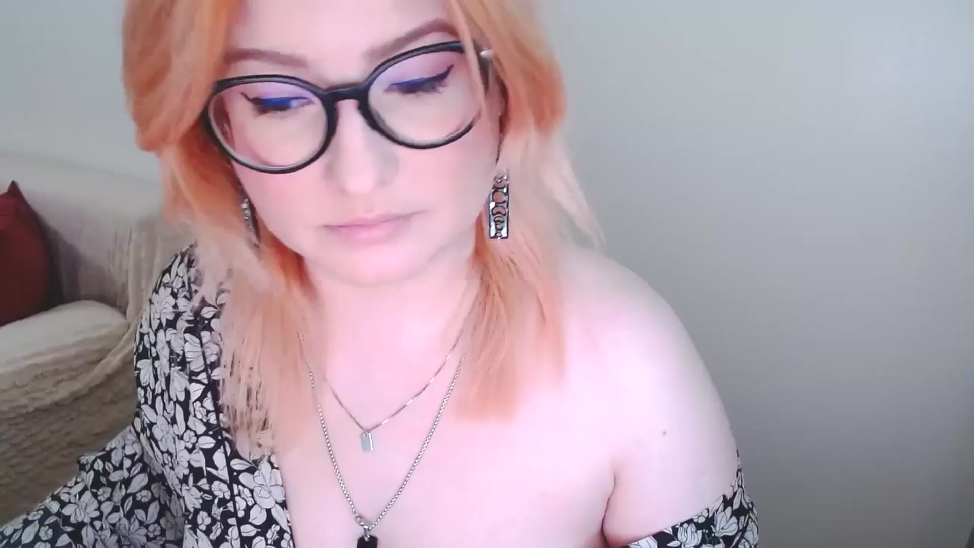 Gallery image thumbnail from EvaStar19's myfreecams stream on, 01/19/2025, 13:43 image 3 of 20
