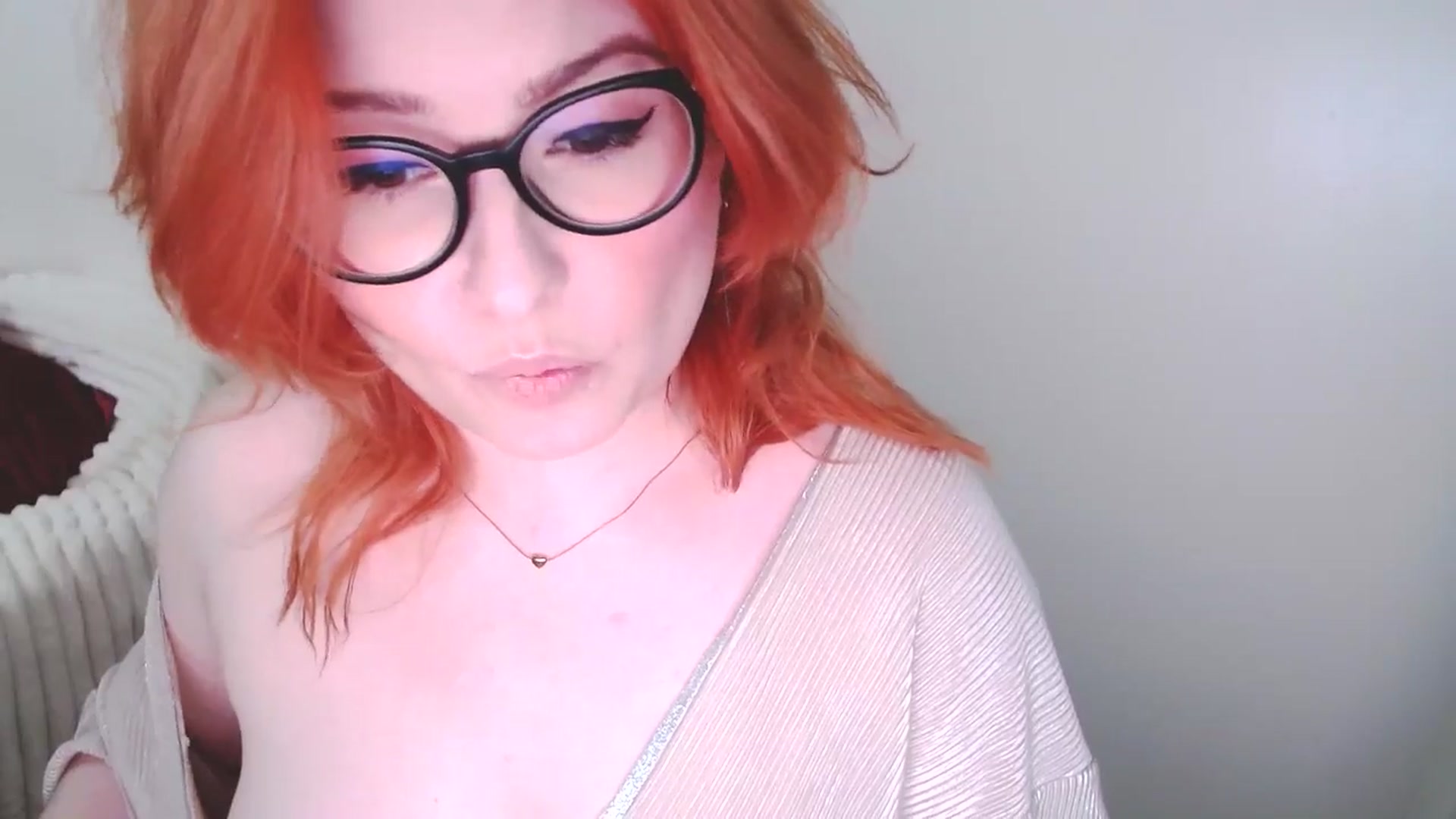 Gallery image thumbnail from EvaStar19's myfreecams stream on, 02/01/2025, 13:29 image 14 of 20