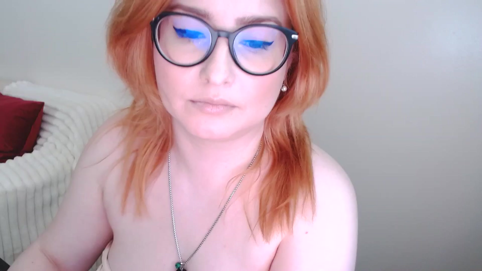 Gallery image thumbnail from EvaStar19's myfreecams stream on, 03/08/2025, 14:18 image 2 of 20