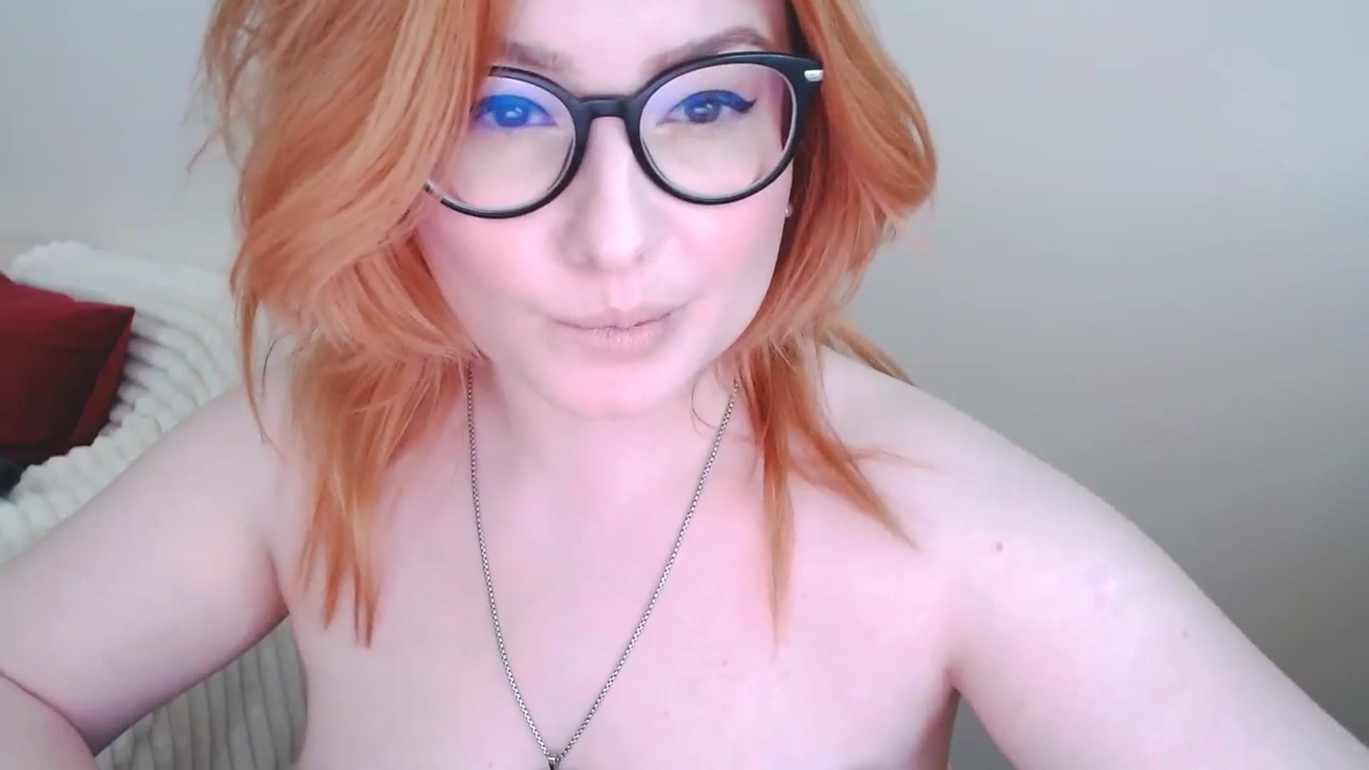 Gallery image thumbnail from EvaStar19's myfreecams stream on, 03/09/2025, 11:38 image 16 of 20