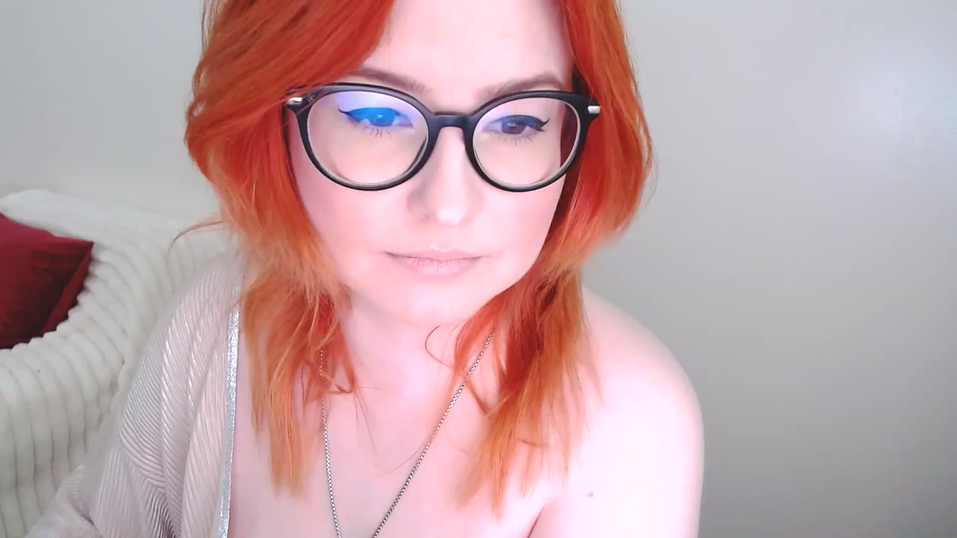 Gallery image thumbnail from EvaStar19's myfreecams stream on, 03/23/2025, 13:39 image 12 of 20