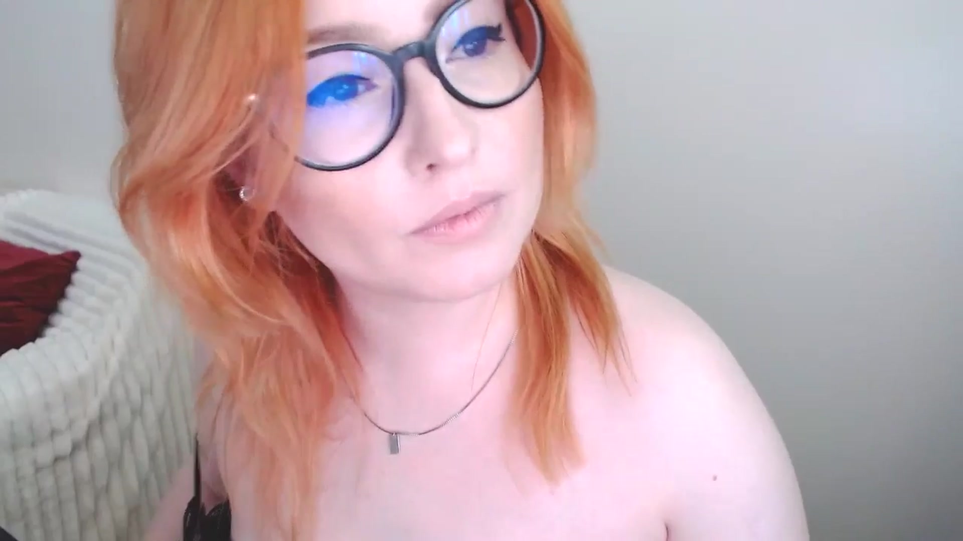 Gallery image thumbnail from EvaStar19's myfreecams stream on, 04/12/2025, 10:55 image 15 of 20