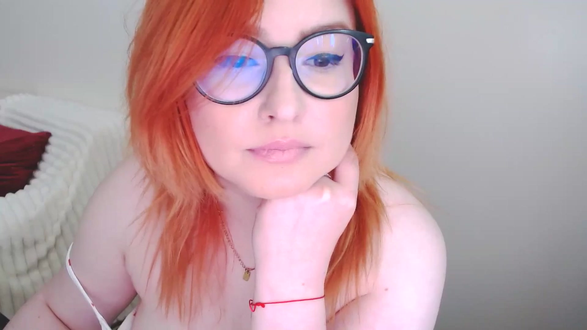 Gallery image thumbnail from EvaStar19's myfreecams stream on, 05/01/2025, 13:15 image 10 of 20