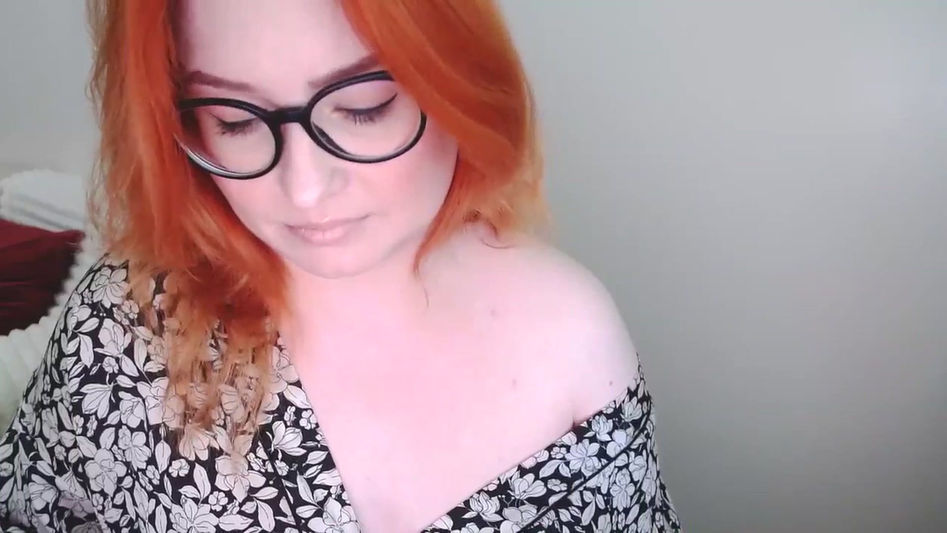 Gallery image thumbnail from EvaStar19's myfreecams stream on, 05/03/2025, 10:57 image 14 of 20