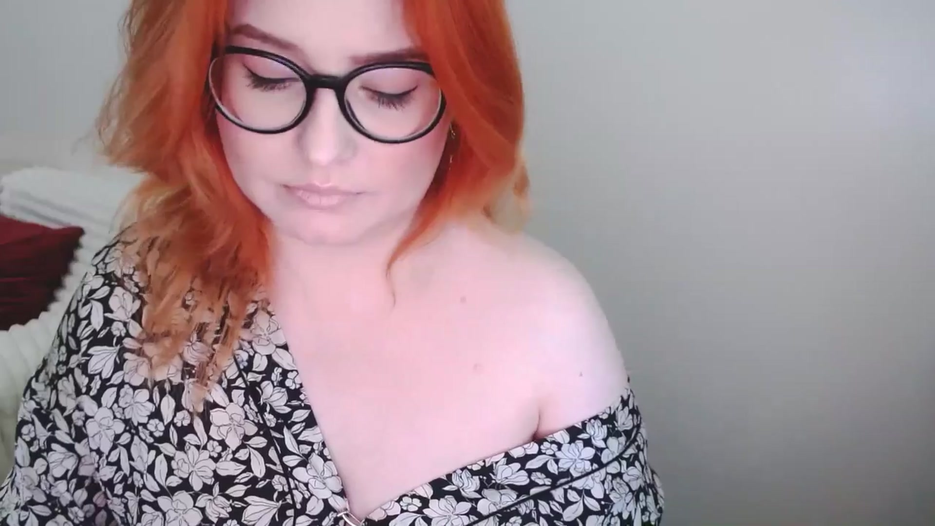 Gallery image thumbnail from EvaStar19's myfreecams stream on, 05/03/2025, 10:57 image 12 of 20