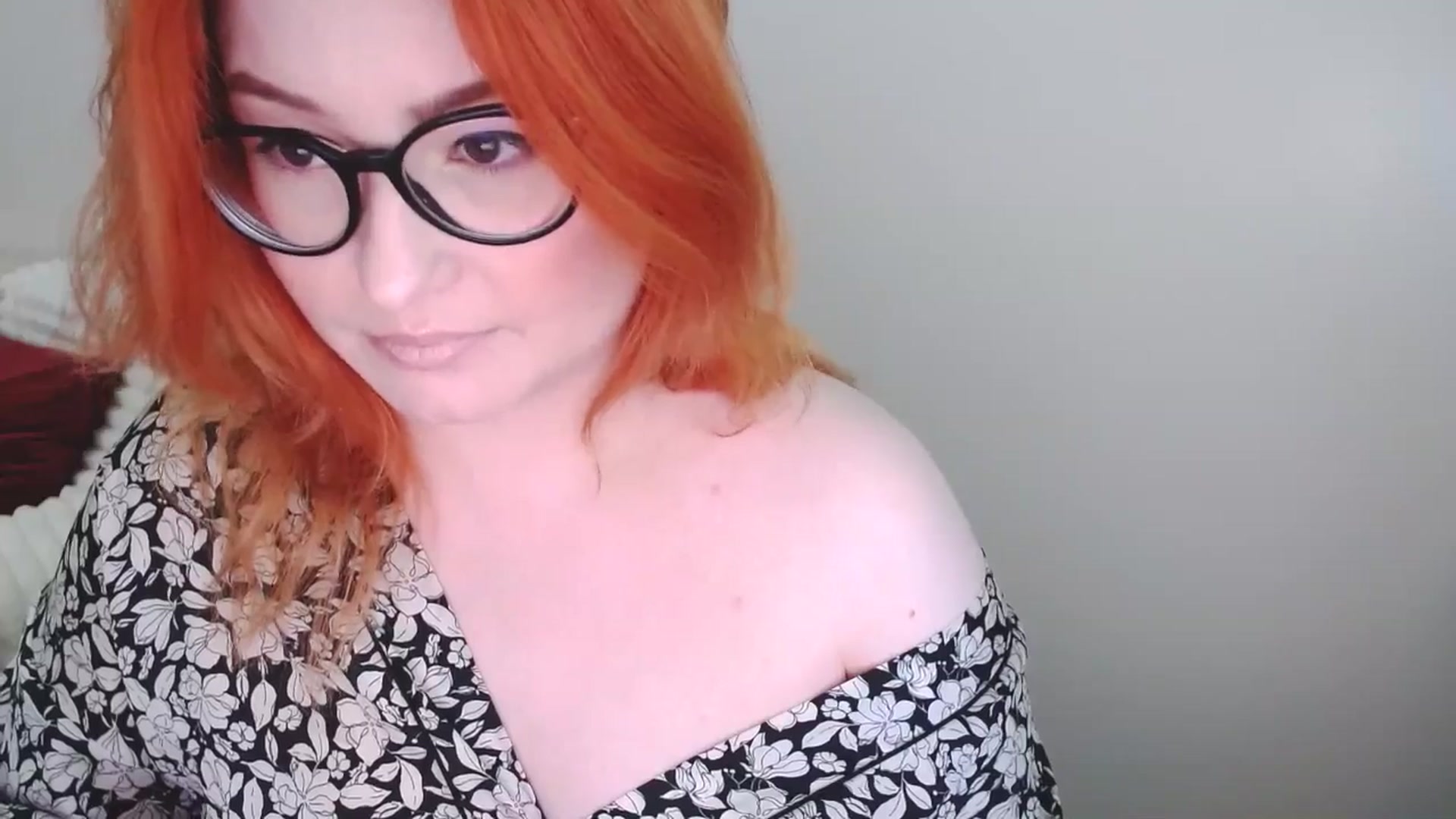 Gallery image thumbnail from EvaStar19's myfreecams stream on, 05/03/2025, 10:57 image 15 of 20