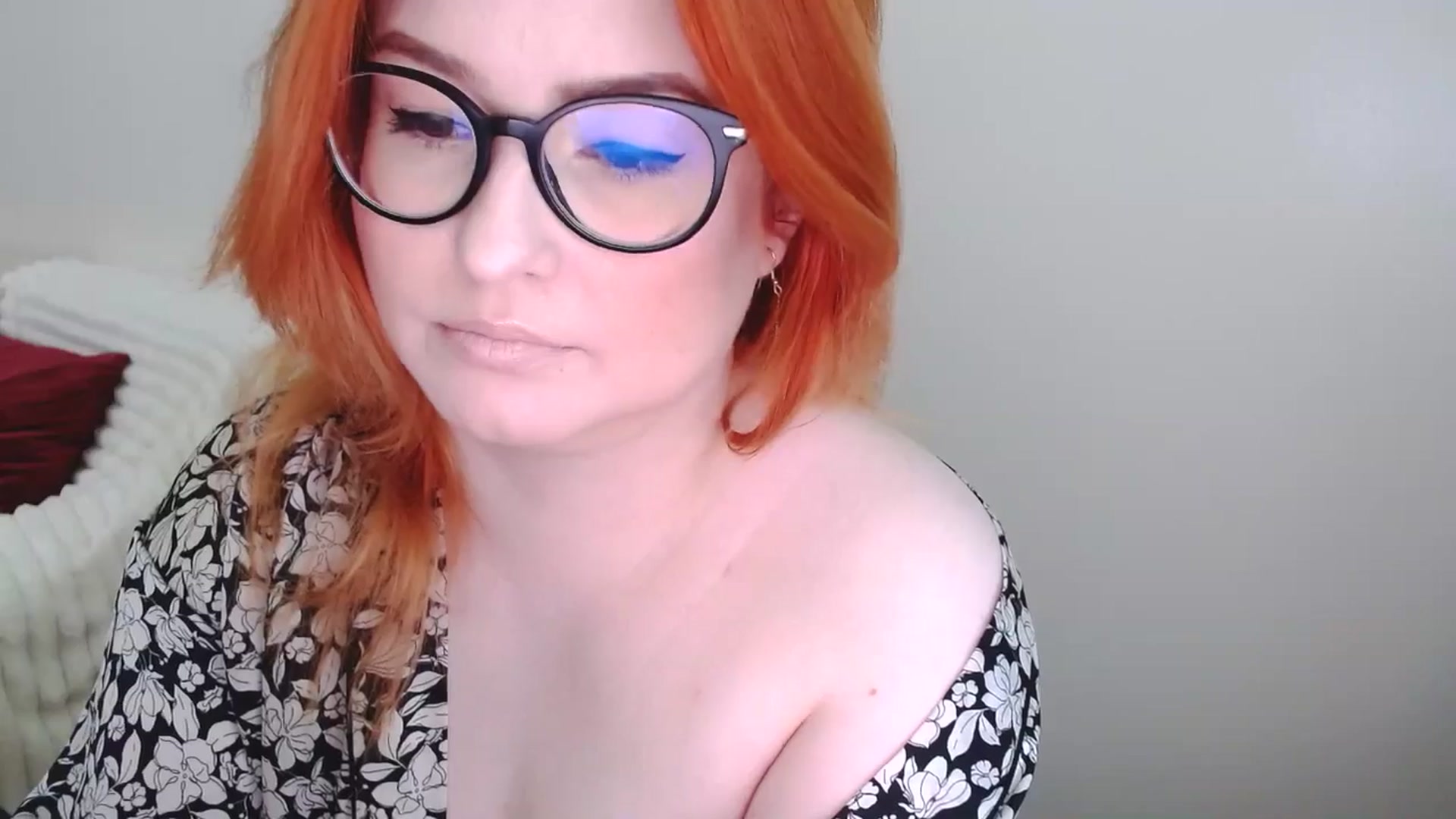 Gallery image thumbnail from EvaStar19's myfreecams stream on, 05/03/2025, 10:57 image 6 of 20