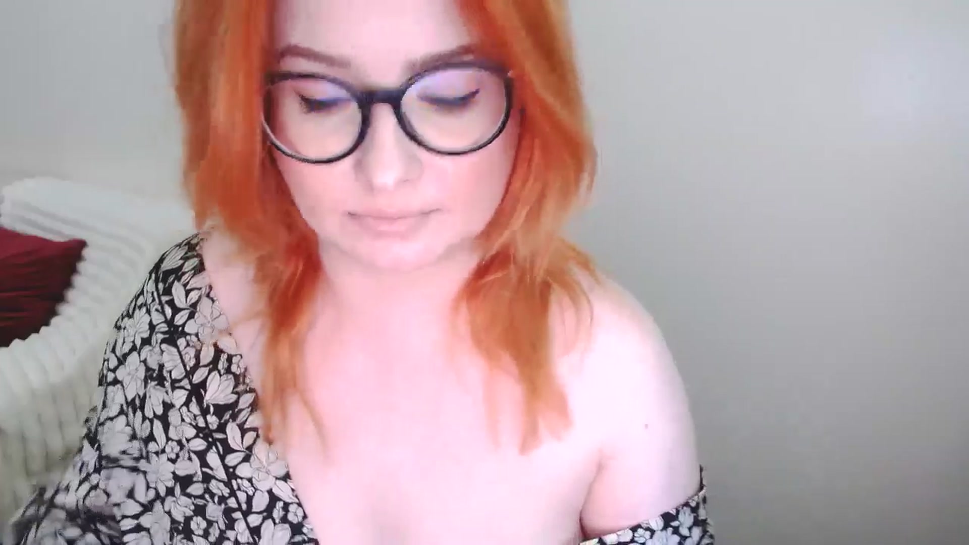 Gallery image thumbnail from EvaStar19's myfreecams stream on, 05/03/2025, 12:54 image 12 of 20