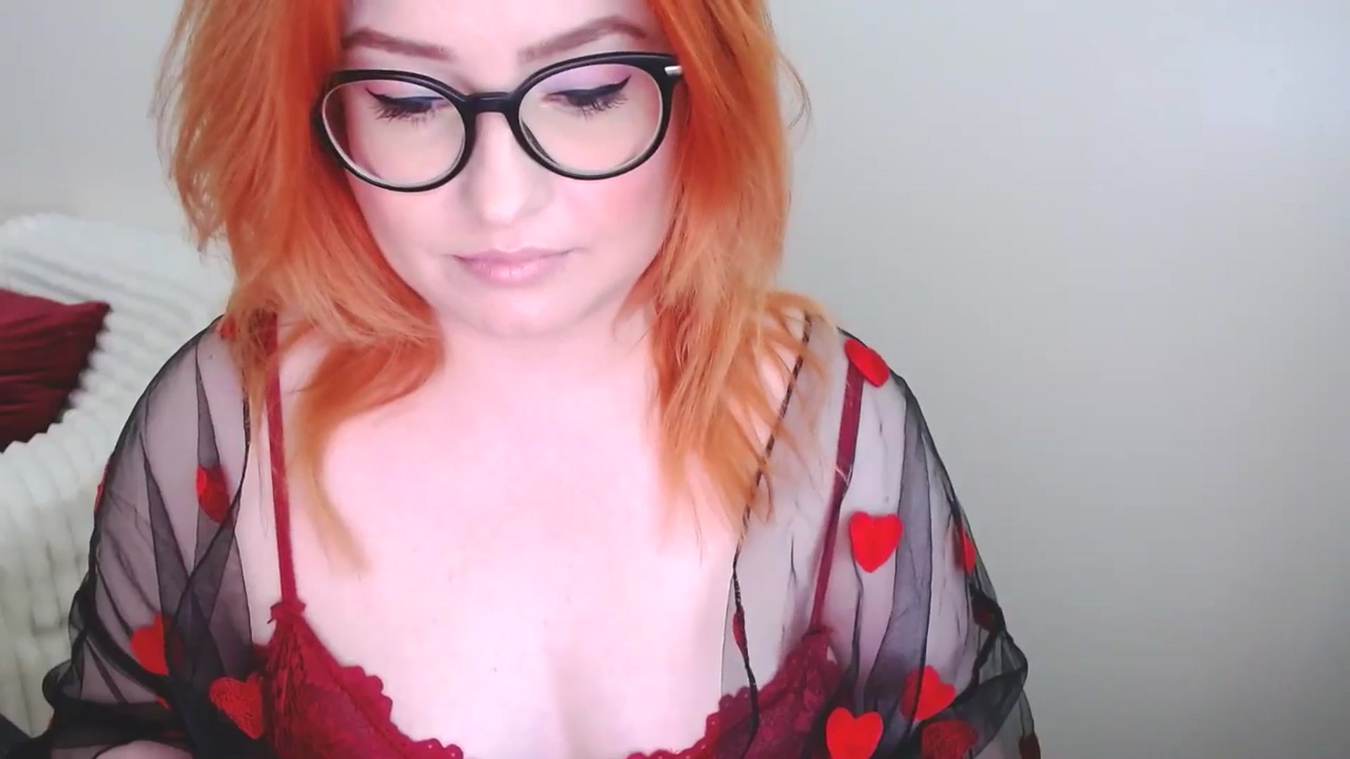 Gallery image thumbnail from EvaStar19's myfreecams stream on, 05/04/2025, 10:30 image 15 of 20