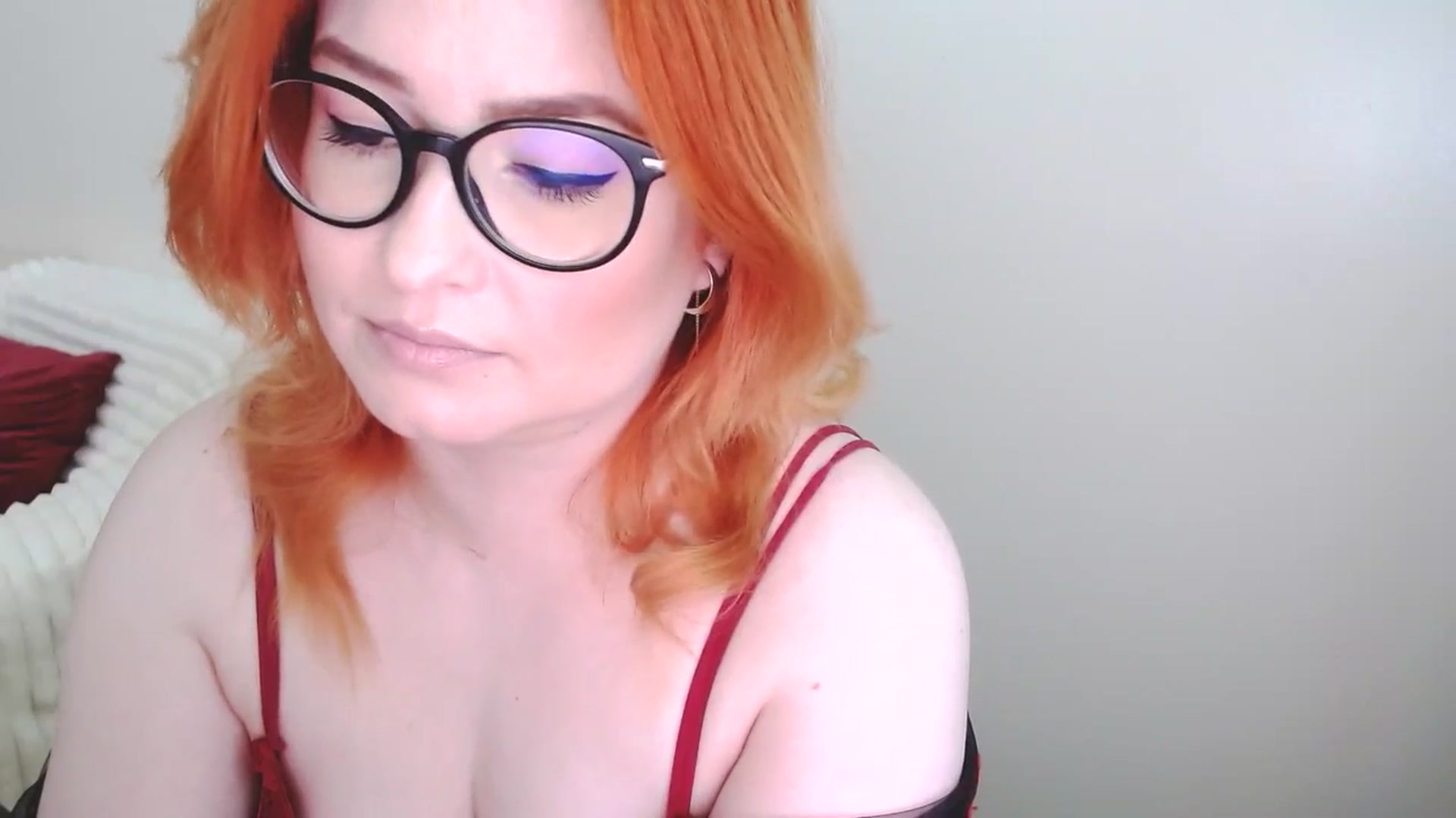 Gallery image thumbnail from EvaStar19's myfreecams stream on, 05/04/2025, 11:56 image 15 of 20