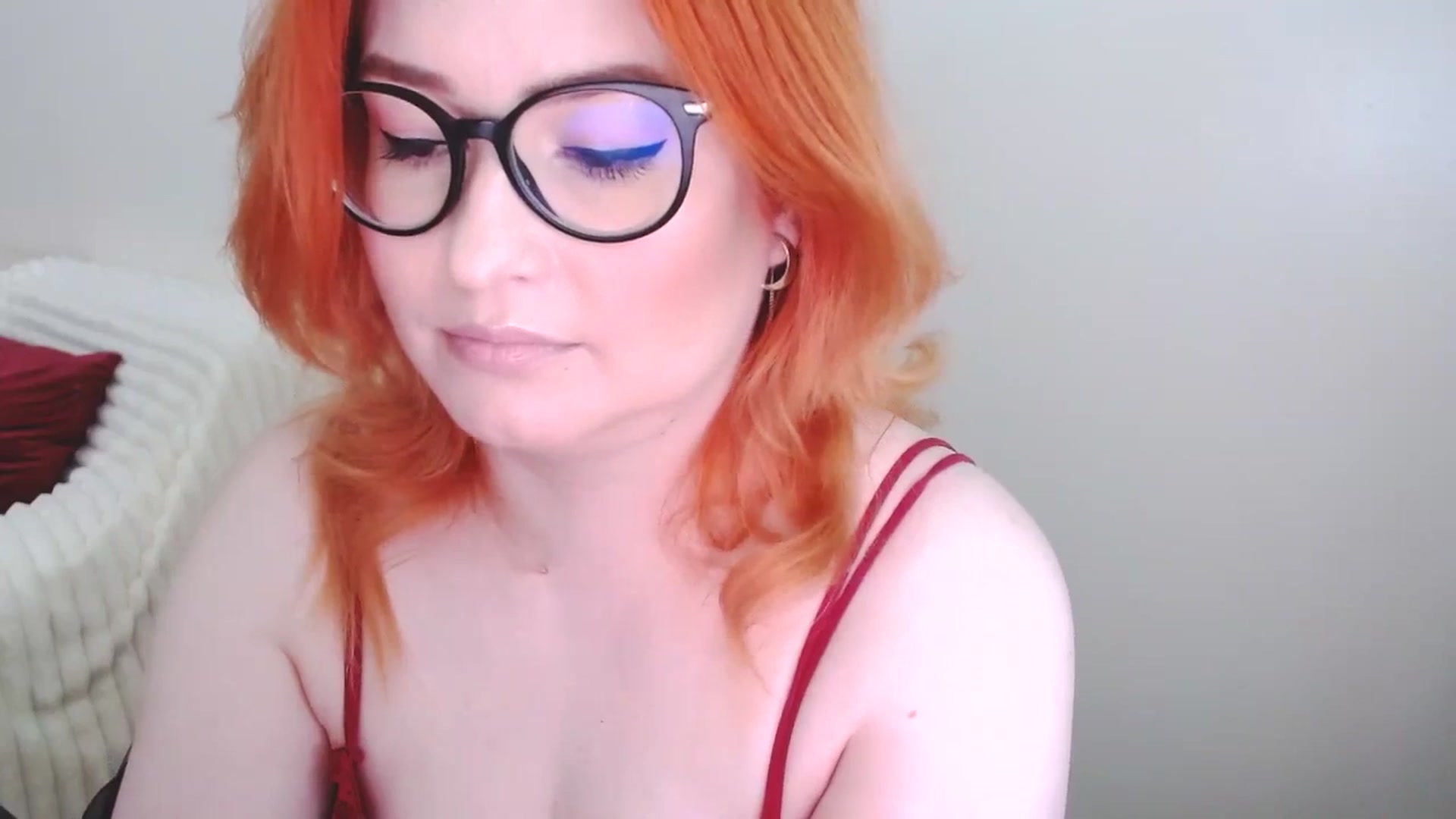 Gallery image thumbnail from EvaStar19's myfreecams stream on, 05/04/2025, 11:56 image 12 of 20