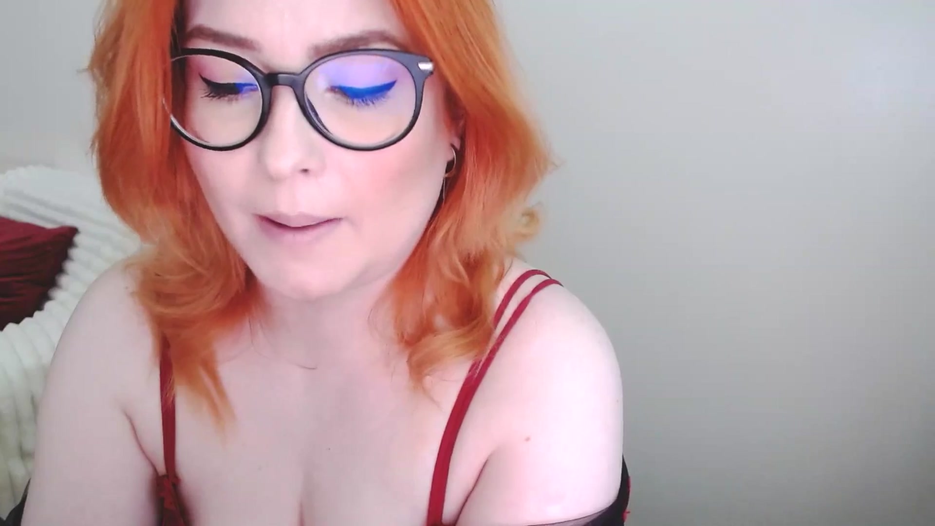 Gallery image thumbnail from EvaStar19's myfreecams stream on, 05/04/2025, 11:56 image 16 of 20