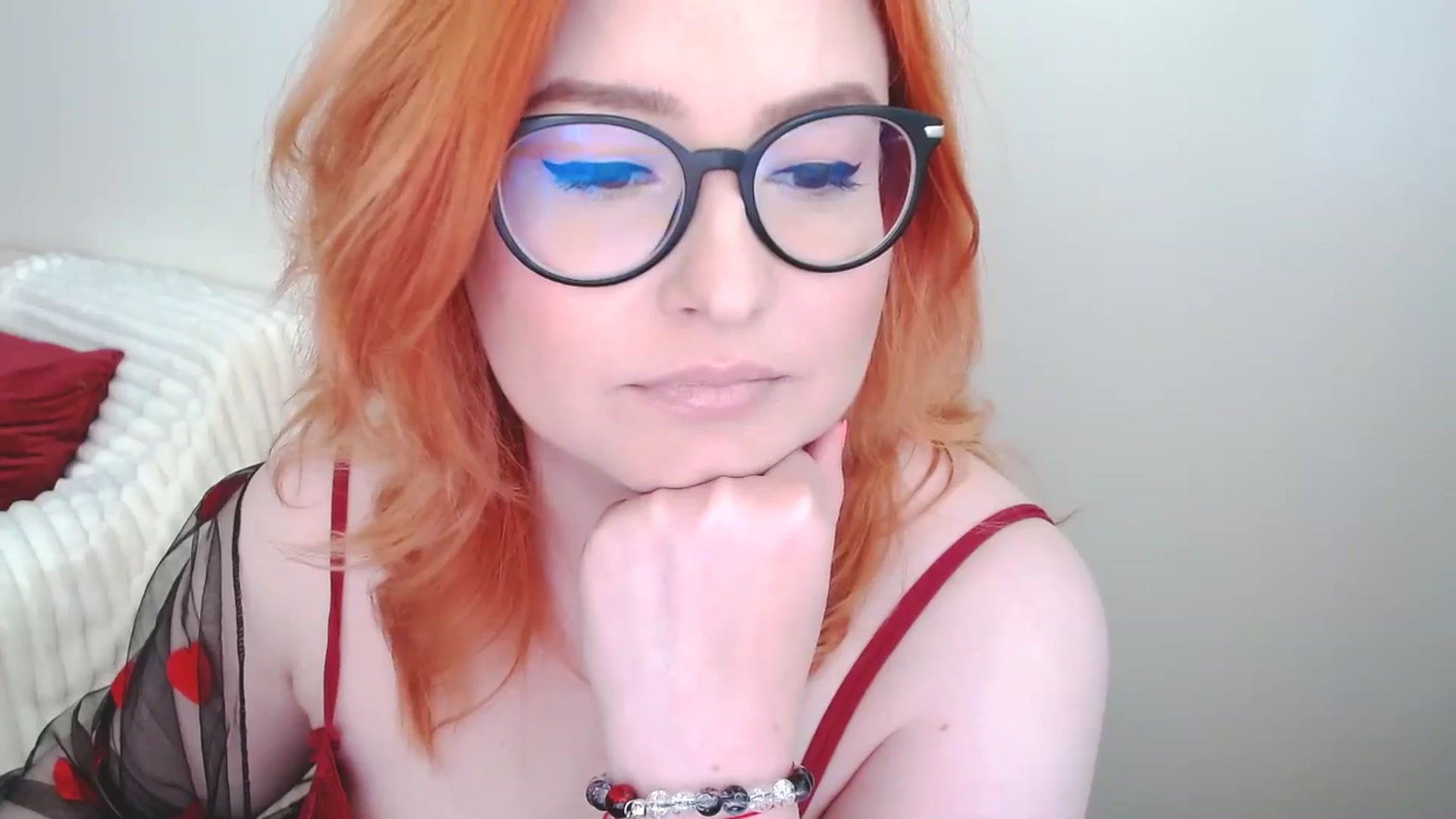 Gallery image thumbnail from EvaStar19's myfreecams stream on, 05/04/2025, 16:18 image 8 of 20