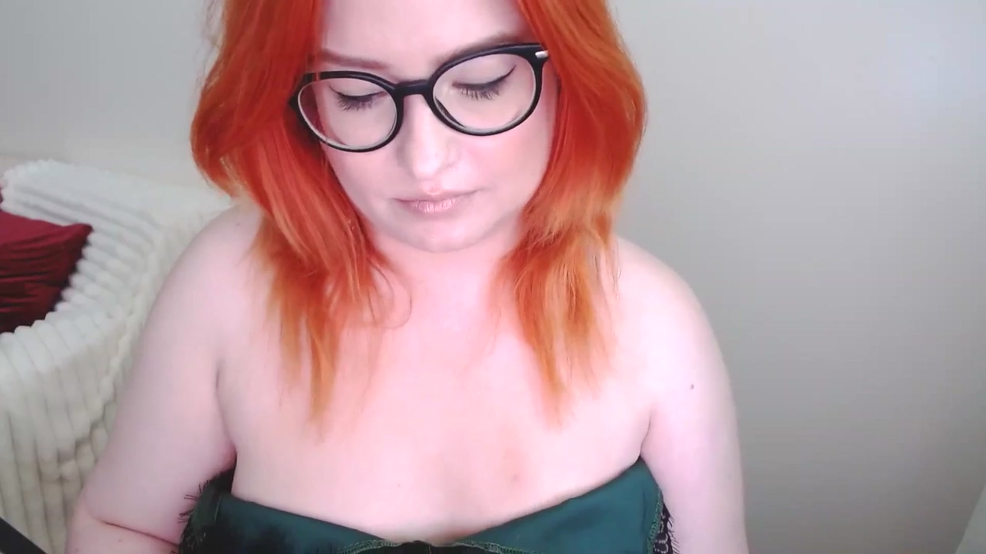Gallery image thumbnail from EvaStar19's myfreecams stream on, 05/31/2025, 12:33 image 18 of 20
