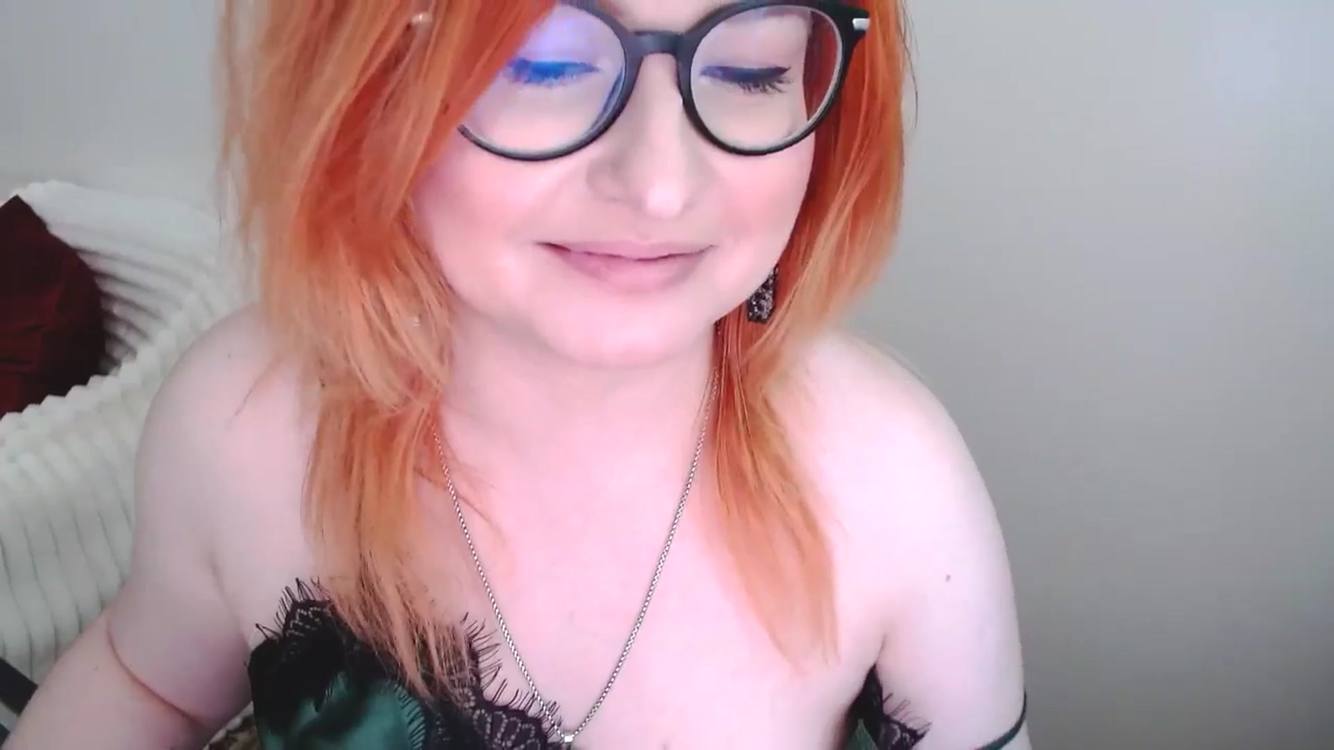 Gallery image thumbnail from EvaStar19's myfreecams stream on, 06/15/2025, 13:06 image 15 of 20