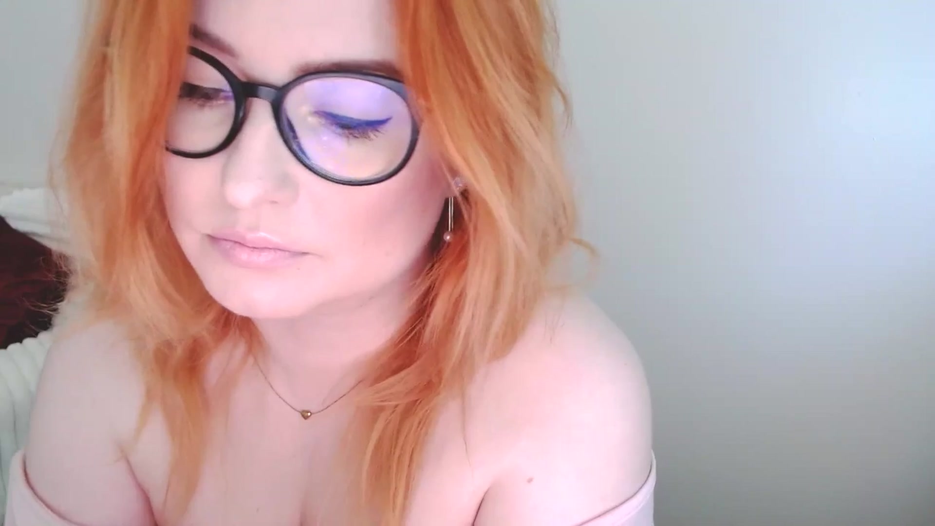 Gallery image thumbnail from EvaStar19's myfreecams stream on, 09/28/2025, 11:24 image 7 of 20