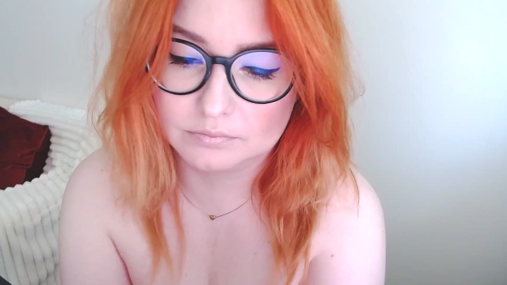 Gallery image thumbnail from EvaStar19's myfreecams stream on, 10/19/2025, 11:23 image 9 of 20