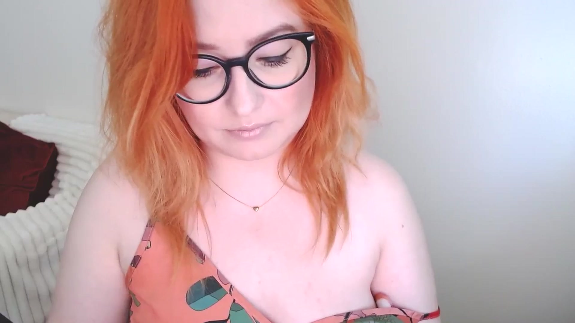Gallery image thumbnail from EvaStar19's myfreecams stream on, 10/19/2025, 11:23 image 16 of 20