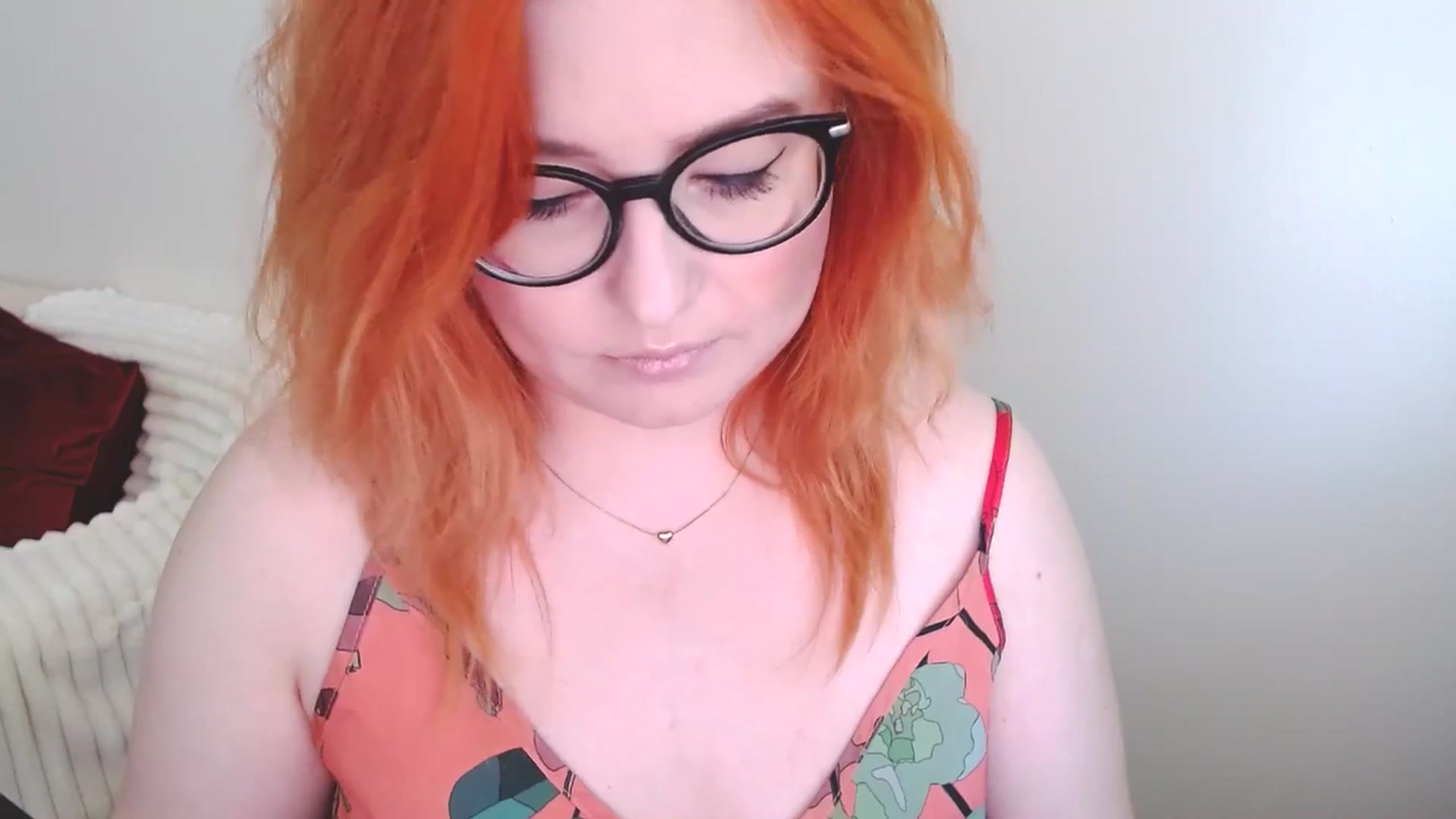 Gallery image thumbnail from EvaStar19's myfreecams stream on, 10/19/2025, 11:23 image 14 of 20