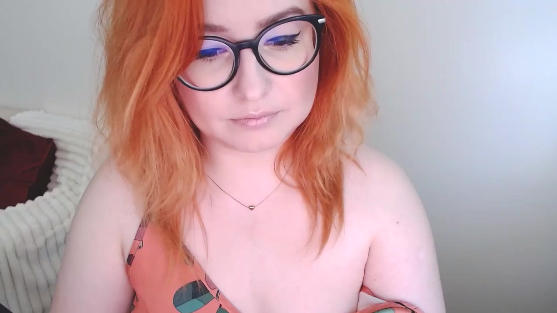 Gallery image thumbnail from EvaStar19's myfreecams stream on, 10/19/2025, 11:23 image 15 of 20