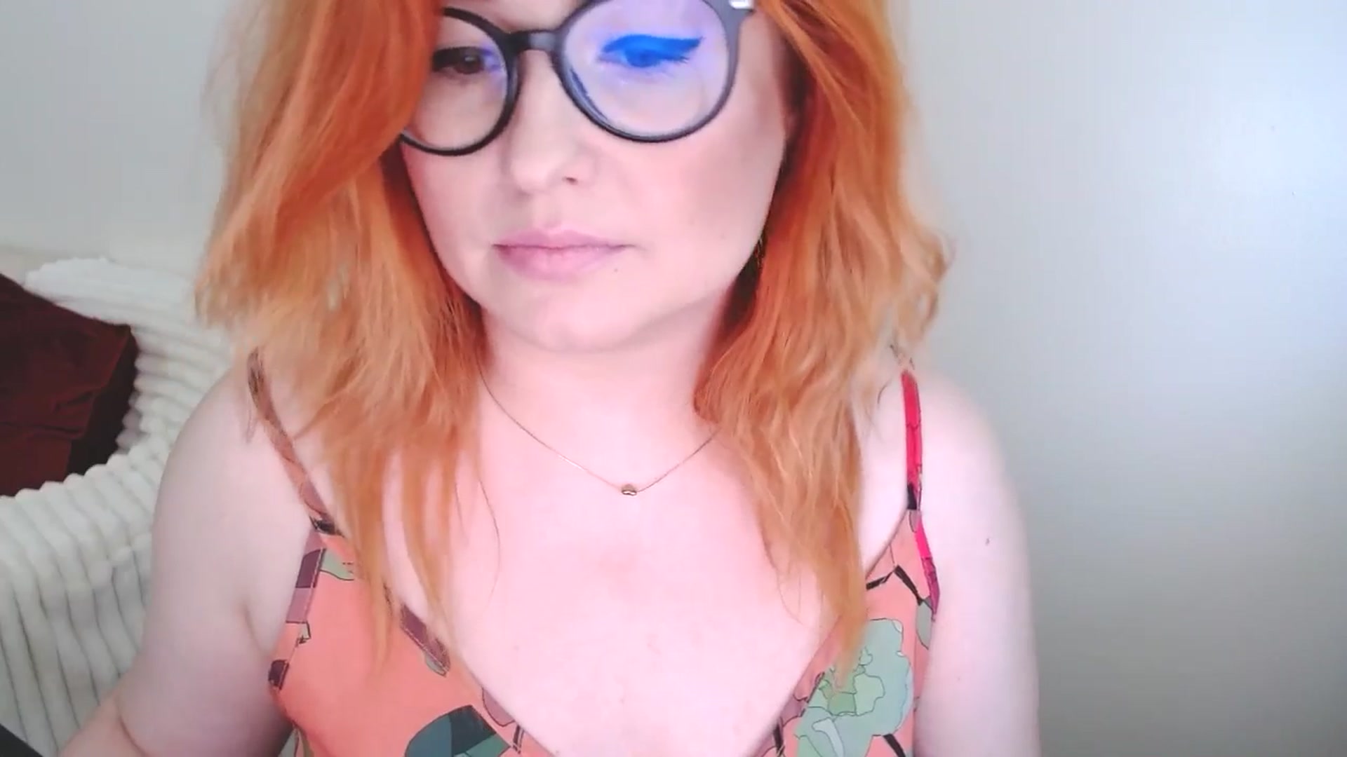 Gallery image thumbnail from EvaStar19's myfreecams stream on, 10/19/2025, 12:40 image 10 of 20