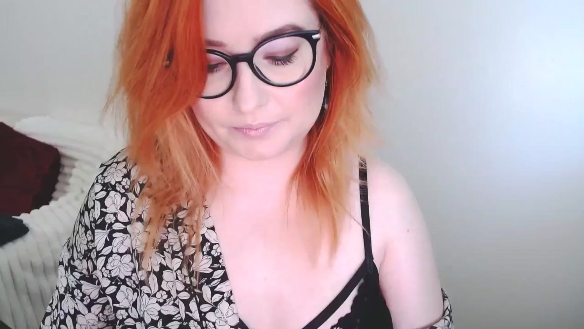 Gallery image thumbnail from EvaStar19's myfreecams stream on, 10/25/2025, 12:13 image 7 of 20
