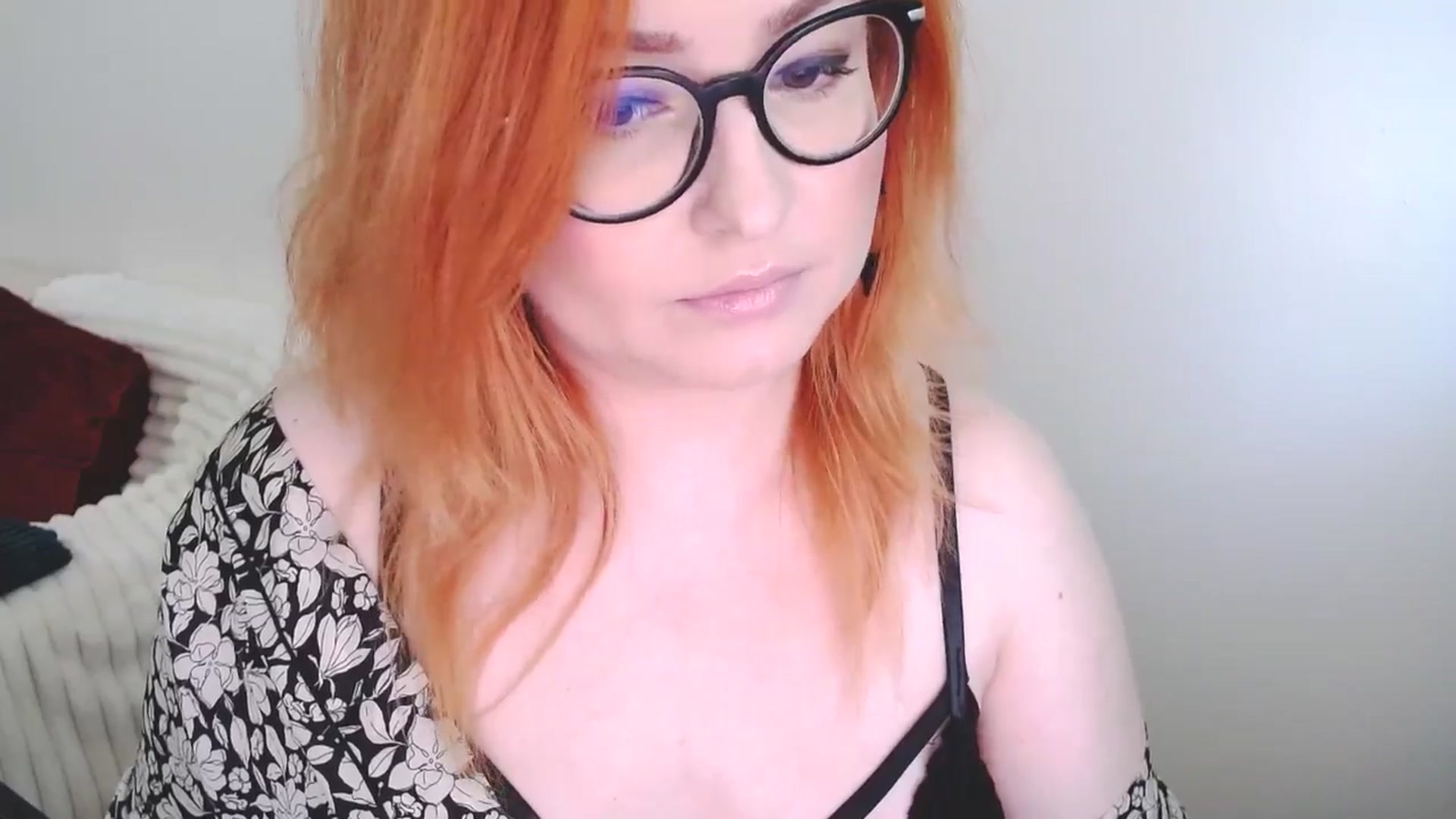 Gallery image thumbnail from EvaStar19's myfreecams stream on, 10/25/2025, 12:13 image 14 of 20
