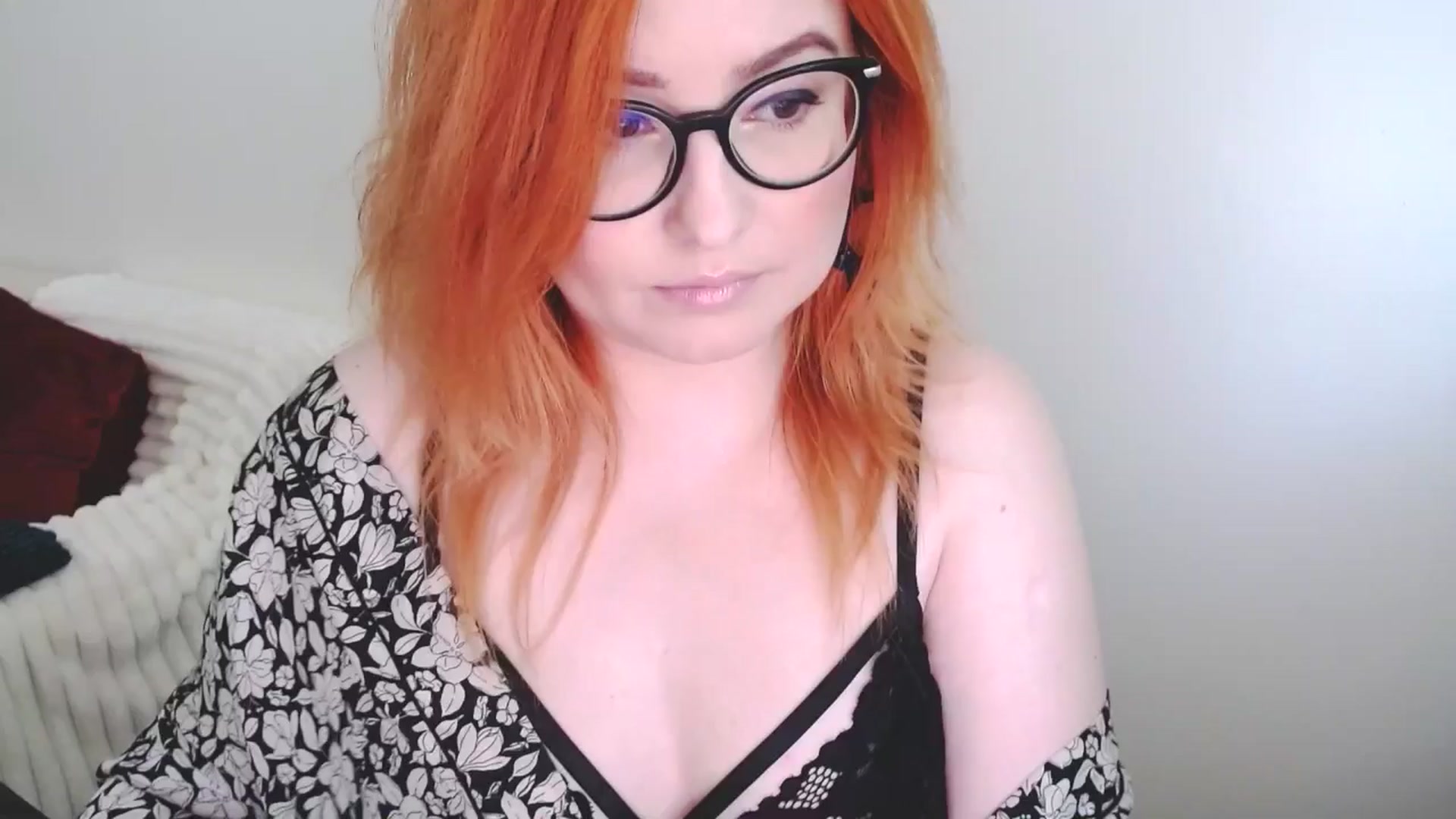Gallery image thumbnail from EvaStar19's myfreecams stream on, 10/25/2025, 12:13 image 15 of 20