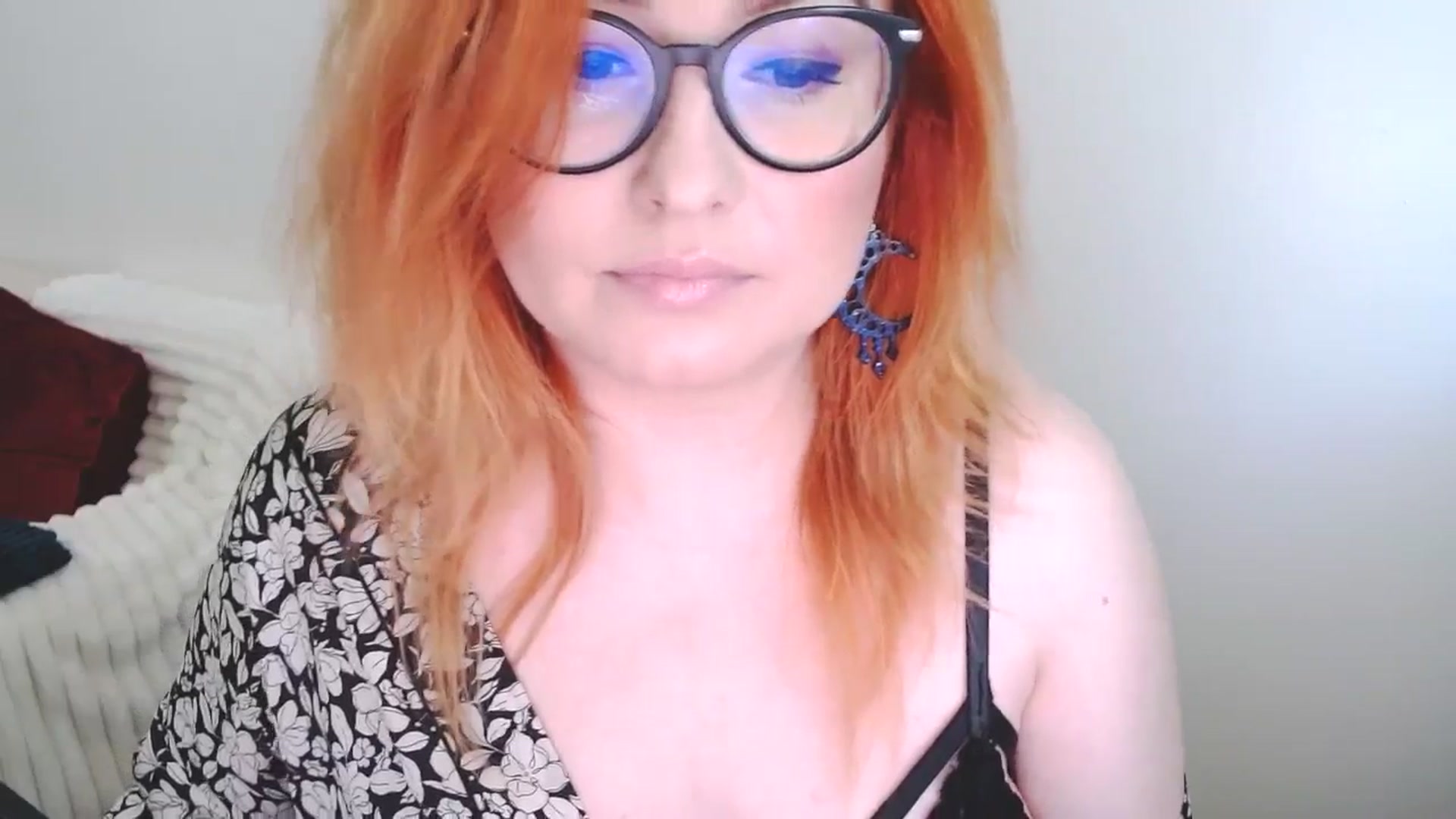 Gallery image thumbnail from EvaStar19's myfreecams stream on, 10/25/2025, 12:13 image 12 of 20