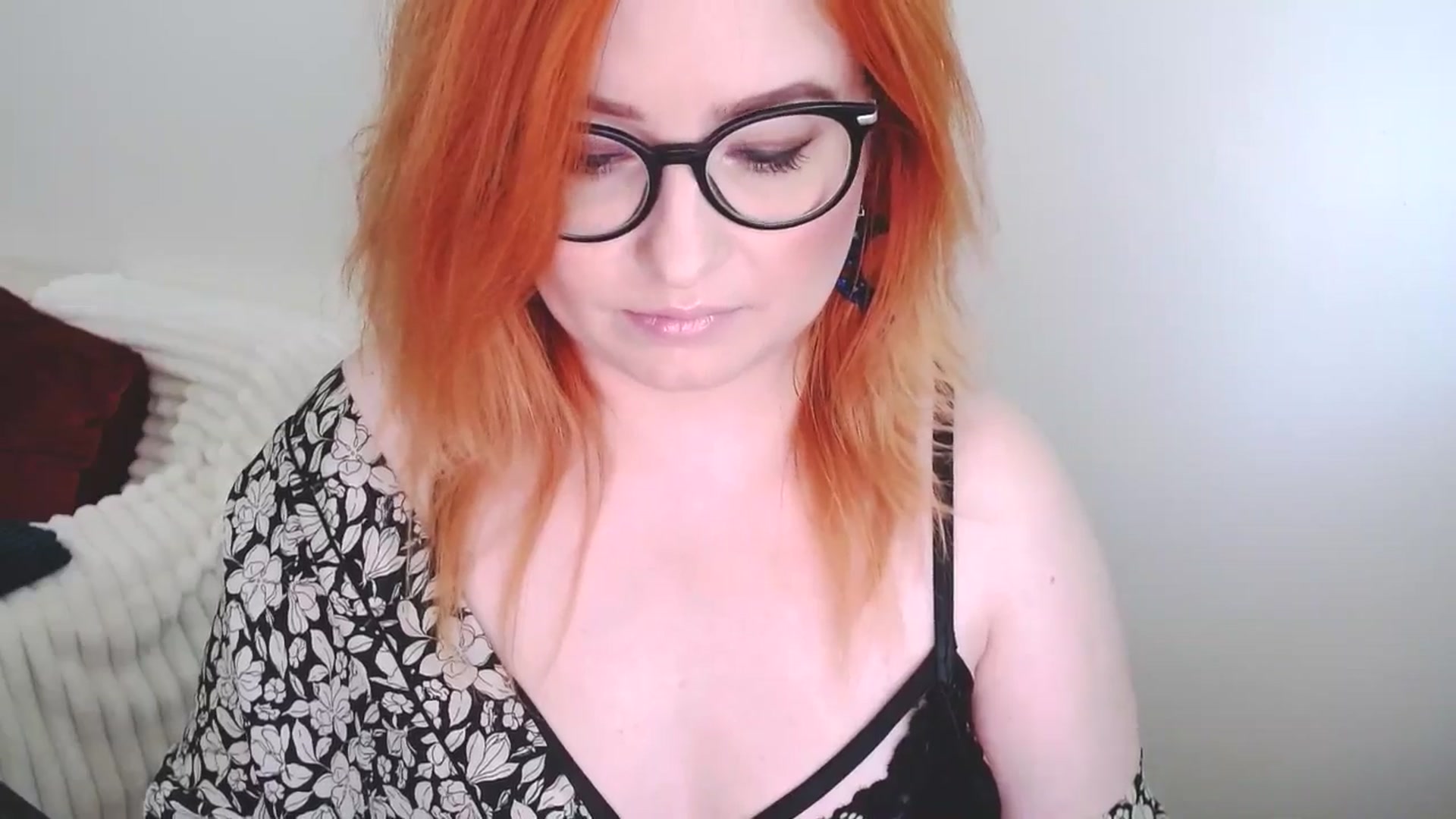 Gallery image thumbnail from EvaStar19's myfreecams stream on, 10/25/2025, 12:13 image 16 of 20