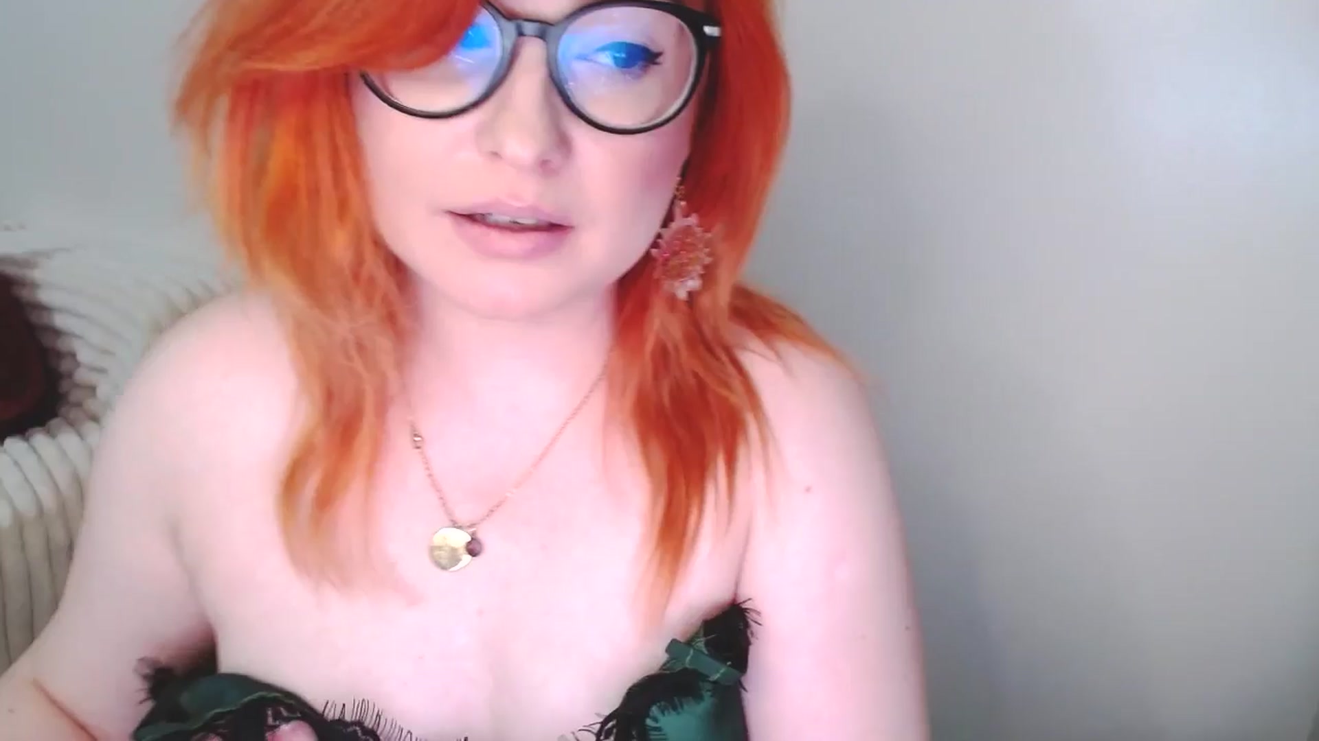 Gallery image thumbnail from EvaStar19's myfreecams stream on, 11/22/2025, 17:17 image 6 of 20