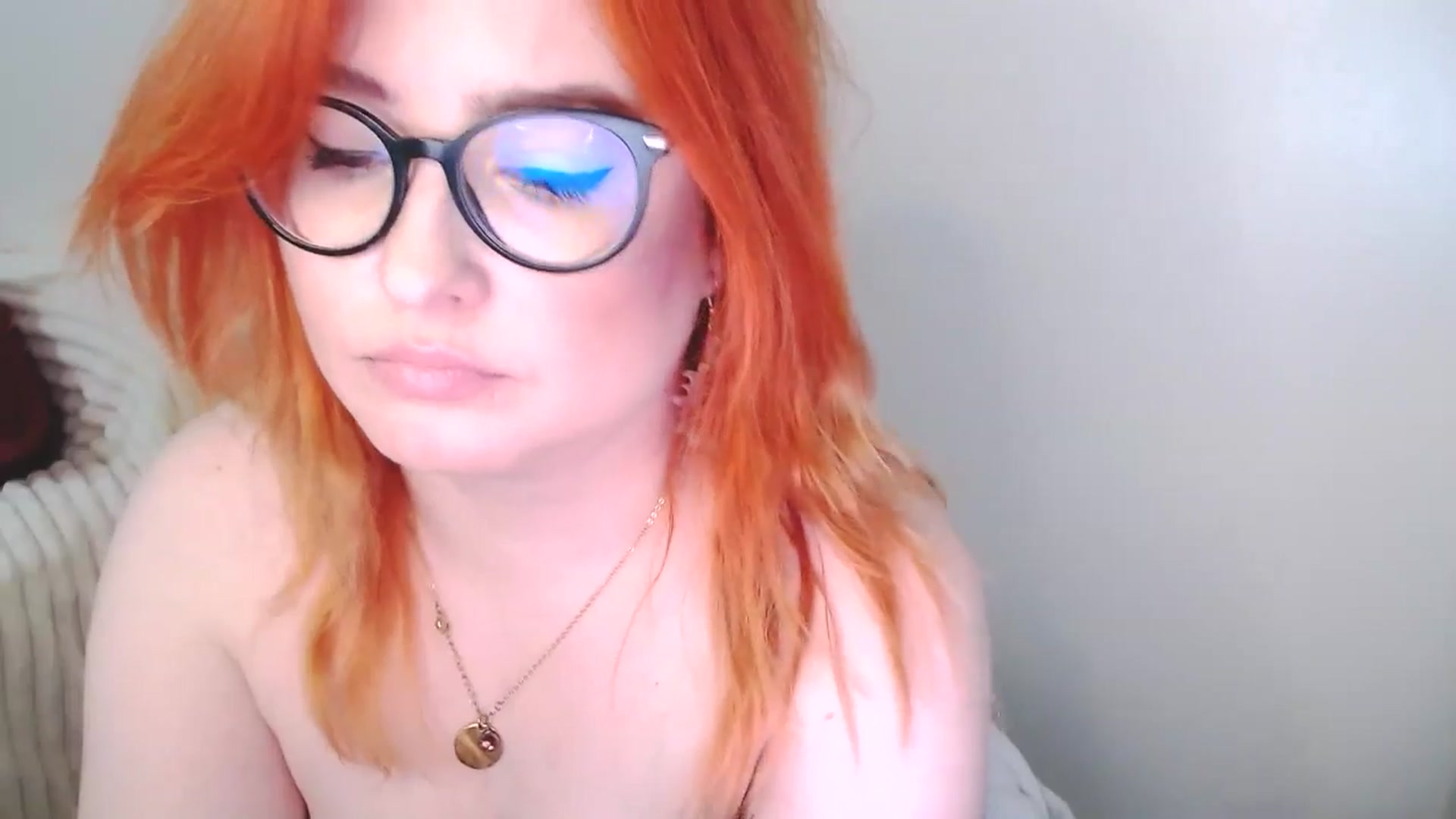 Gallery image thumbnail from EvaStar19's myfreecams stream on, 11/22/2025, 17:17 image 19 of 20