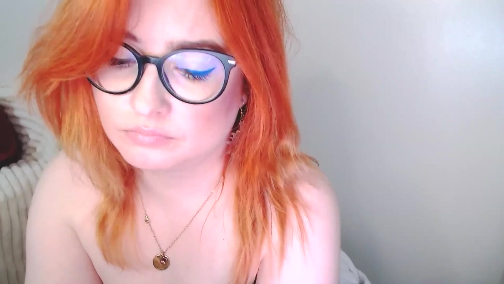 Gallery image thumbnail from EvaStar19's myfreecams stream on, 11/22/2025, 17:17 image 17 of 20